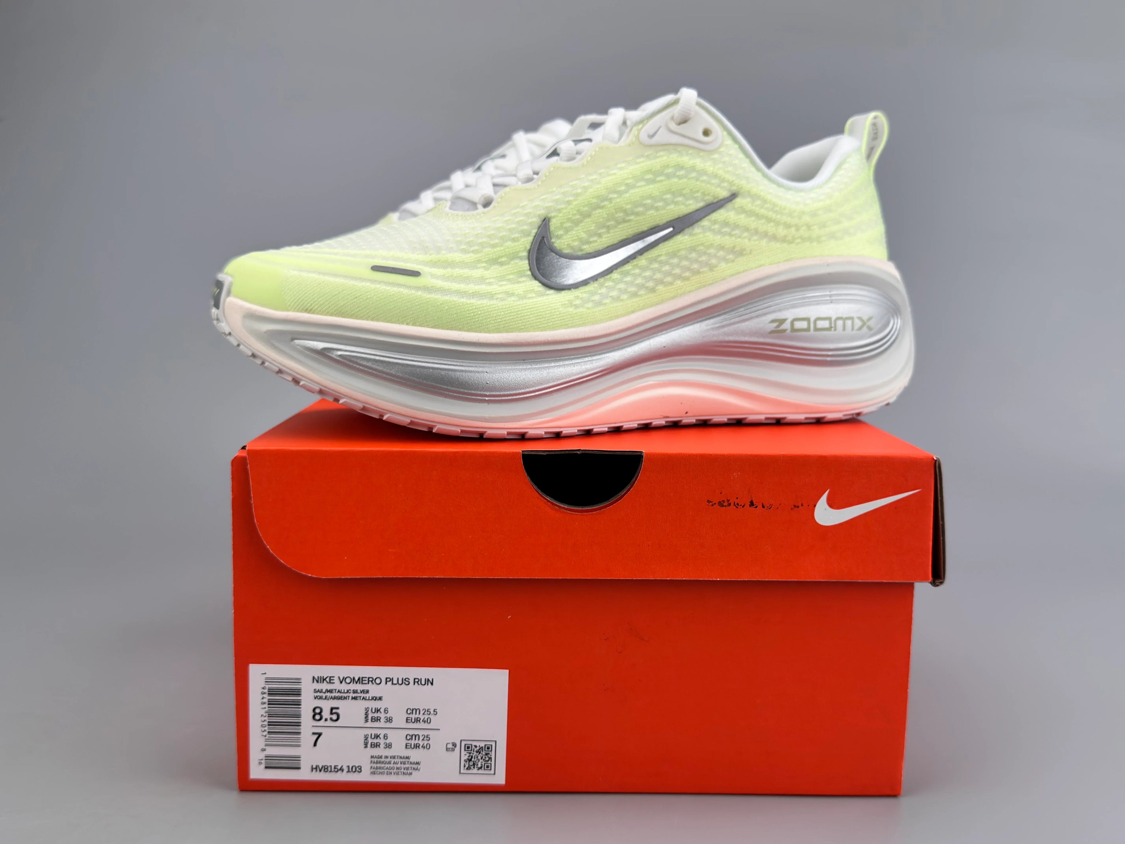 Nike Women's Vomero Plus Running Shoes