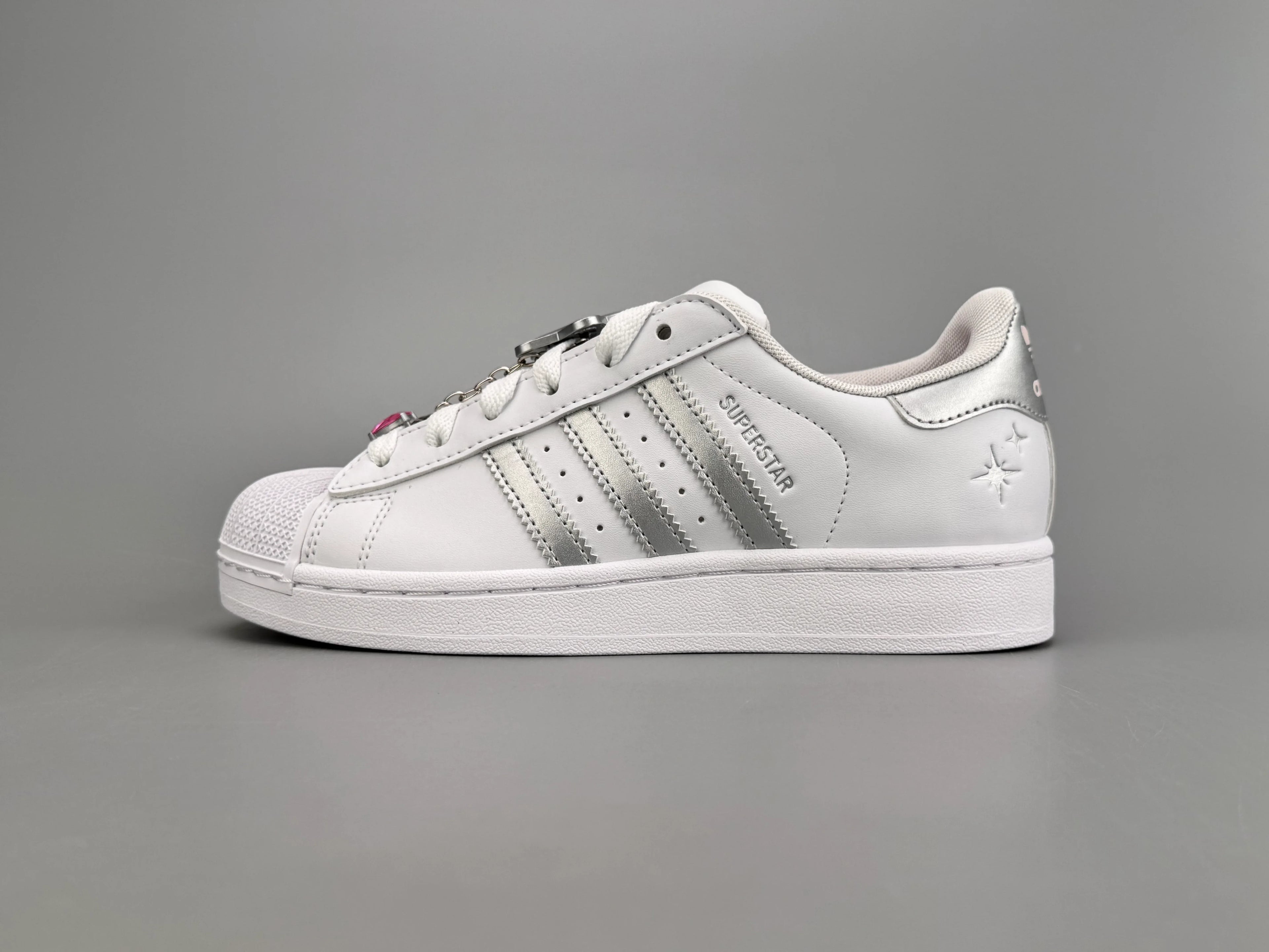 SUPER5TAR2 Suede Sneakers - SenopekooCLO