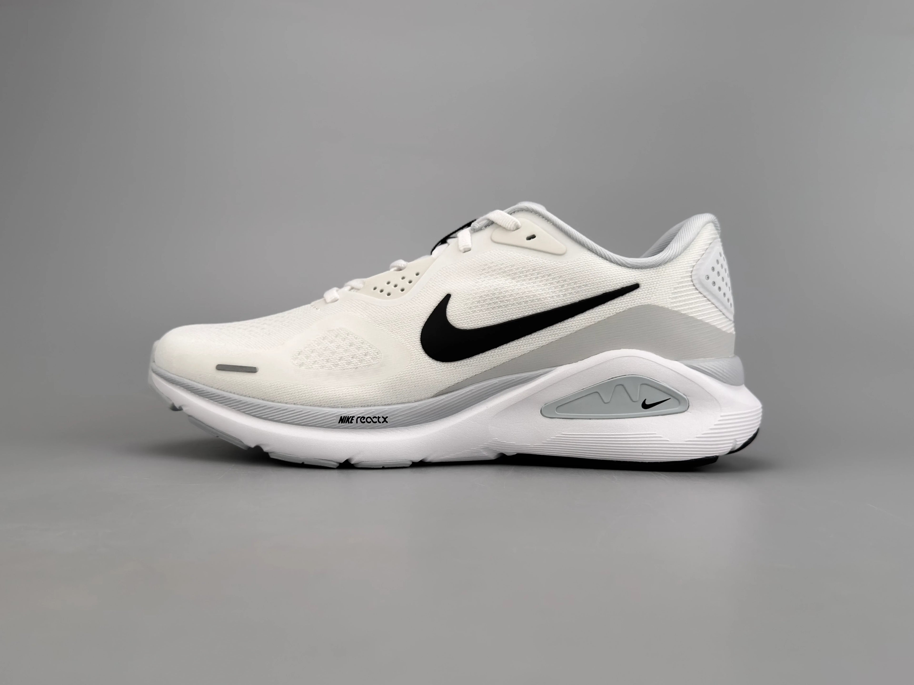 Nike Structure 26 Running Shoes