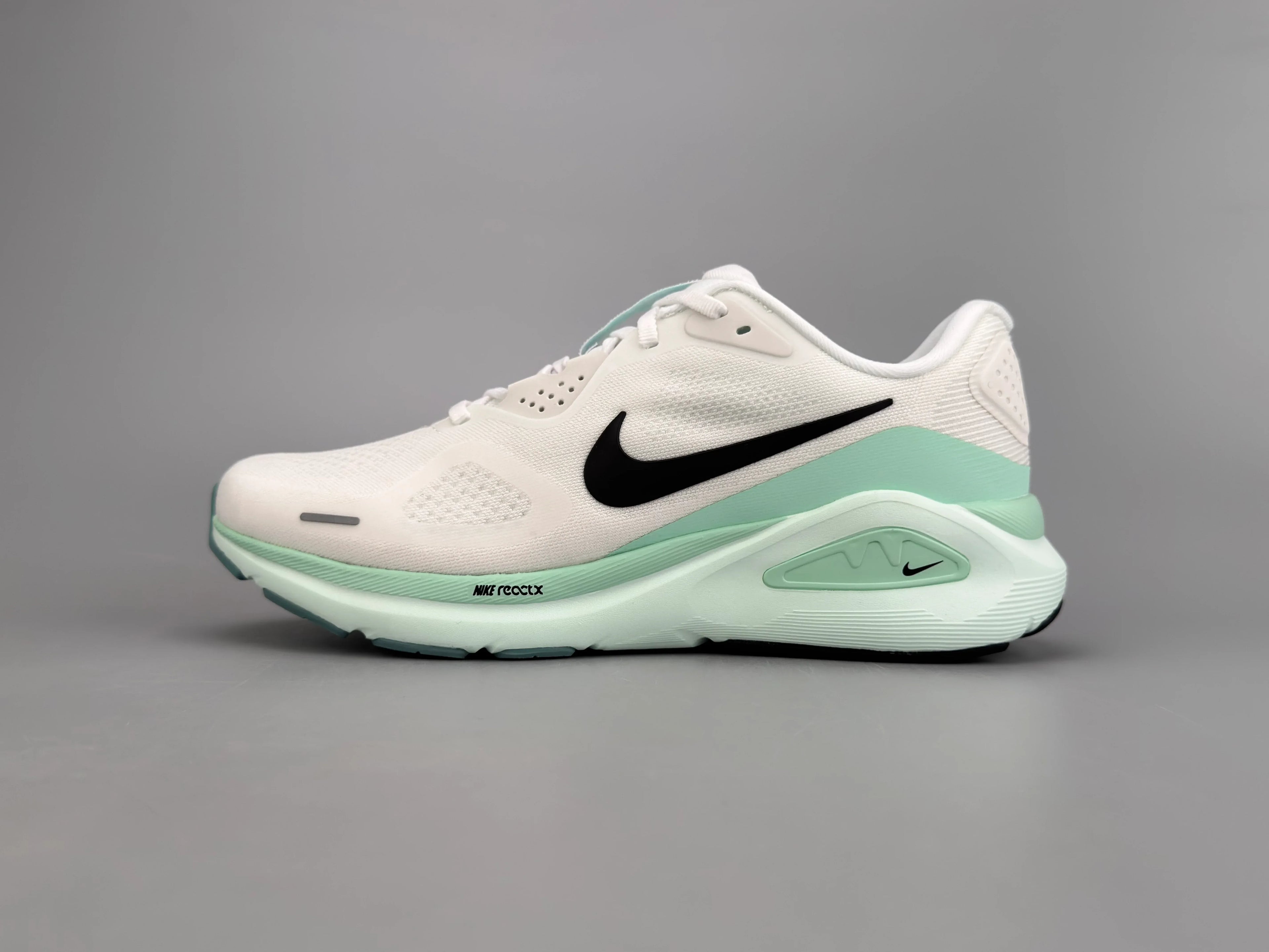 Nike Structure 26 Running Shoes