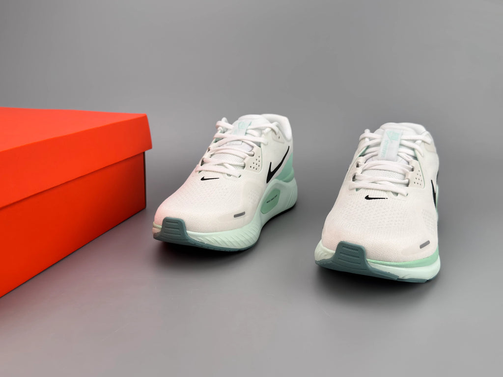 Nike Structure 26 Running Shoes
