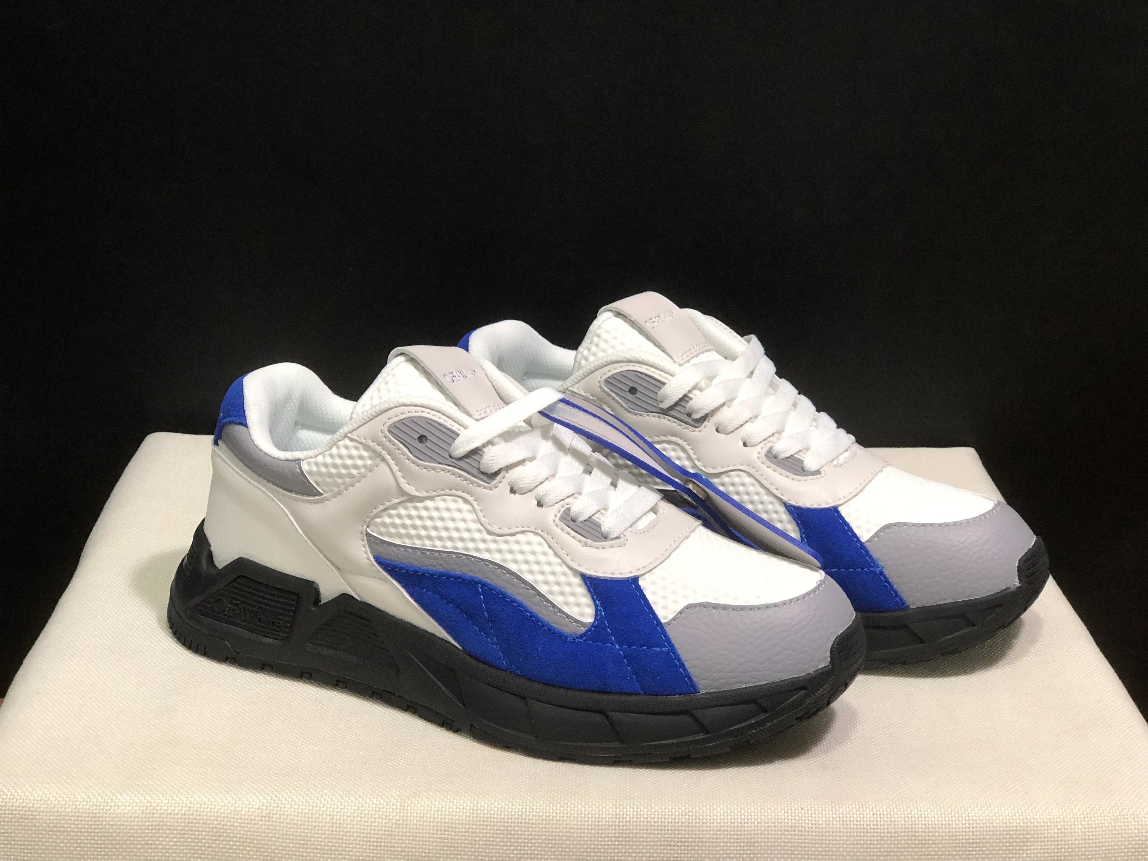 OFF WHITE Kick Off Leather Sneakers - SenopekooCLO