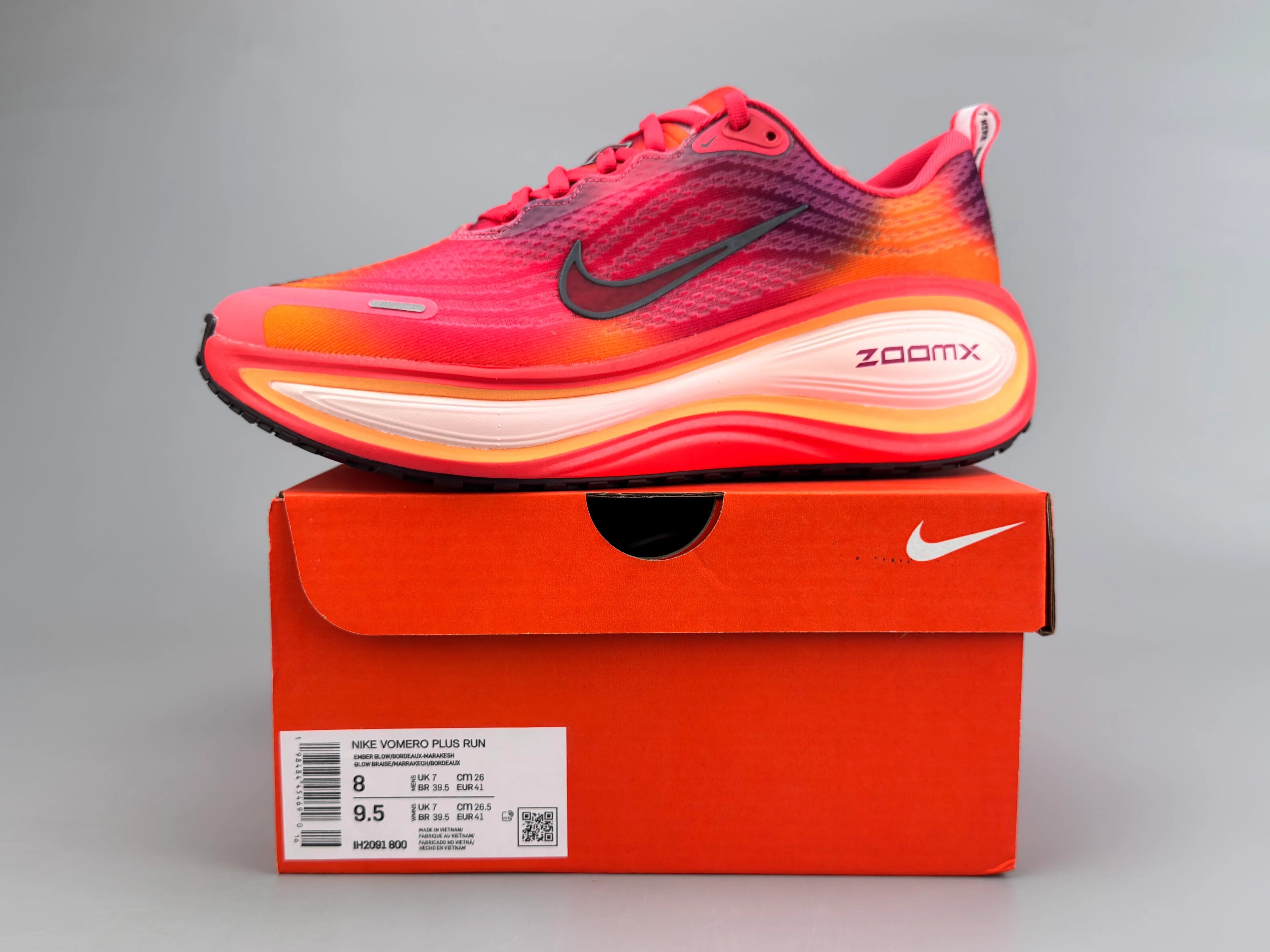 Nike Women's Vomero Plus Running Shoes