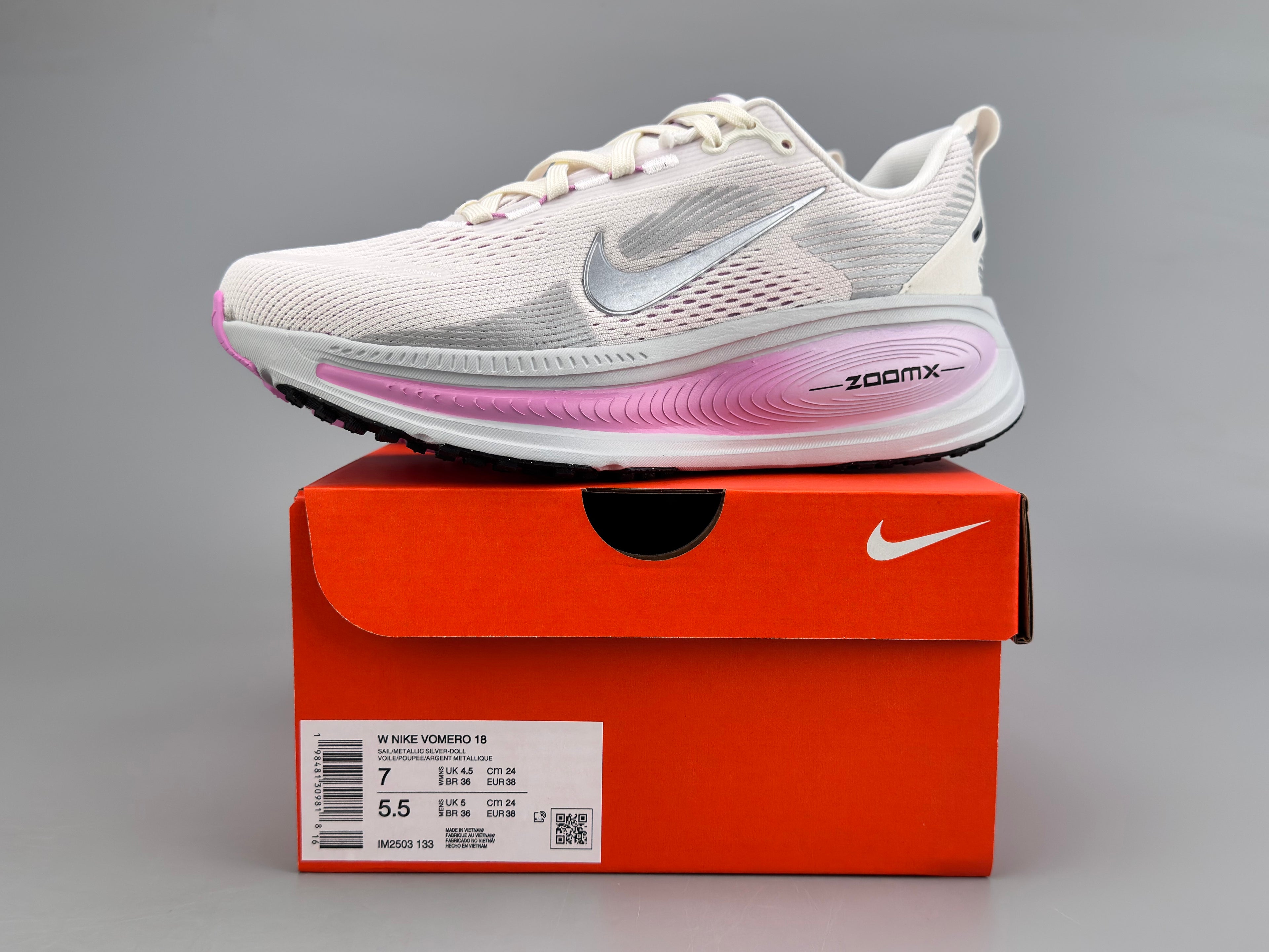 Nike Vomero 18 Road Running Shoes