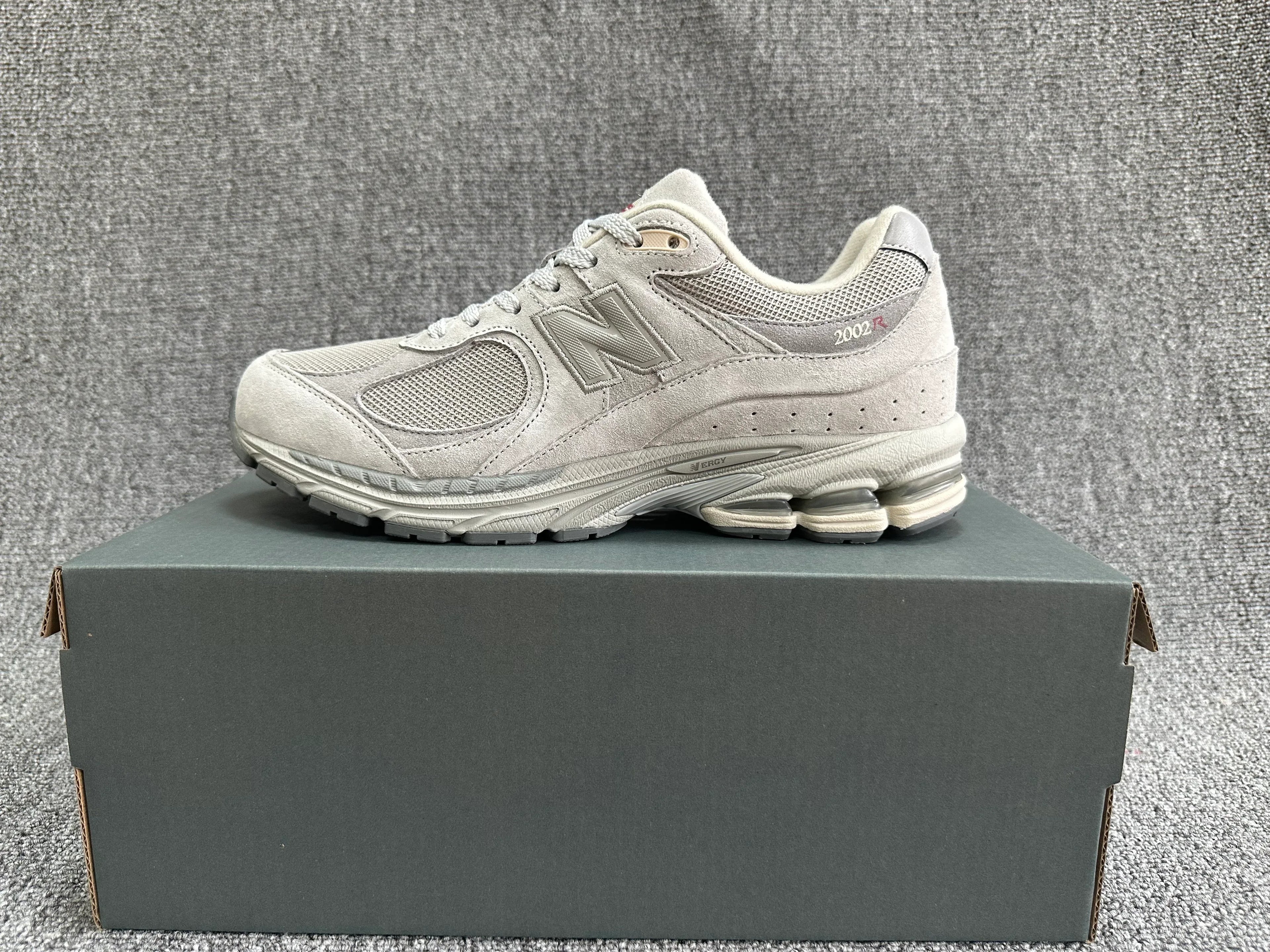 New Balance 2002R Sneakers - SenopekooCLO