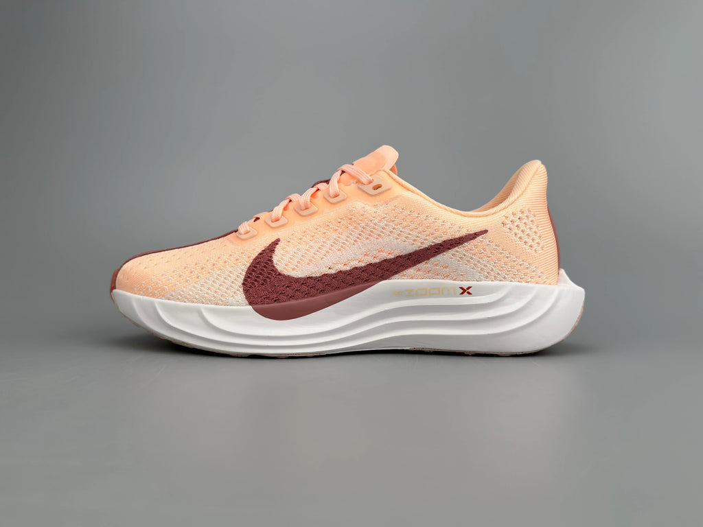 Nike Wmns Pegasus Plus Running Shoes
