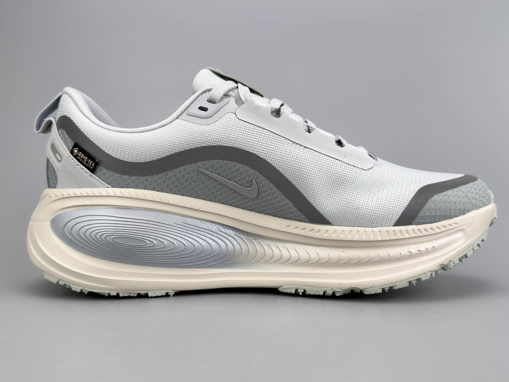 Nike Vomero 18 GORE-TEX Running Shoes