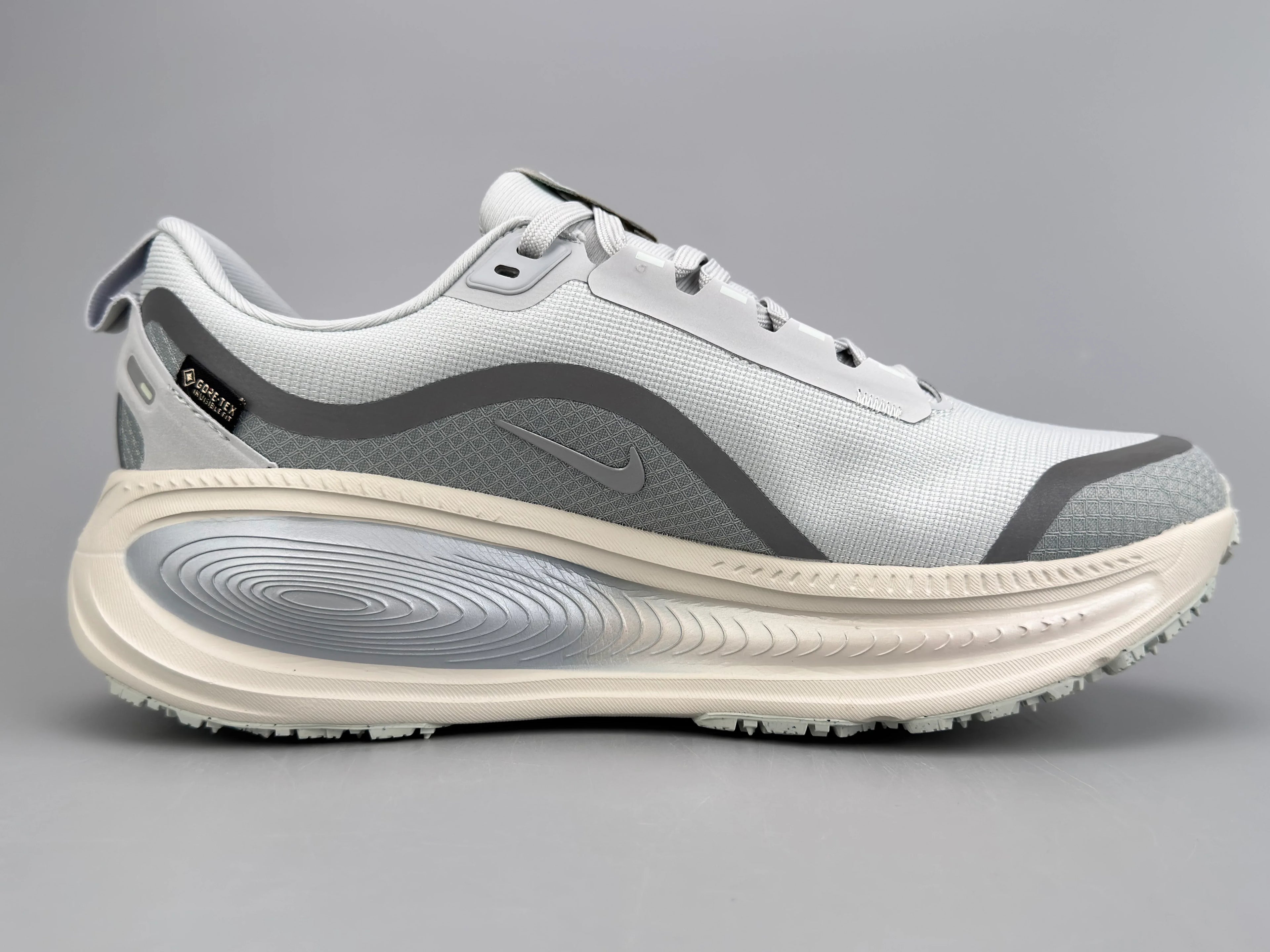 Nike Vomero 18 GORE-TEX Running Shoes