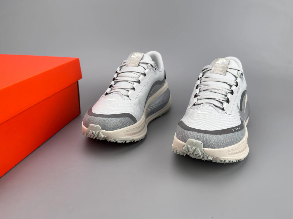 Nike Vomero 18 GORE-TEX Running Shoes