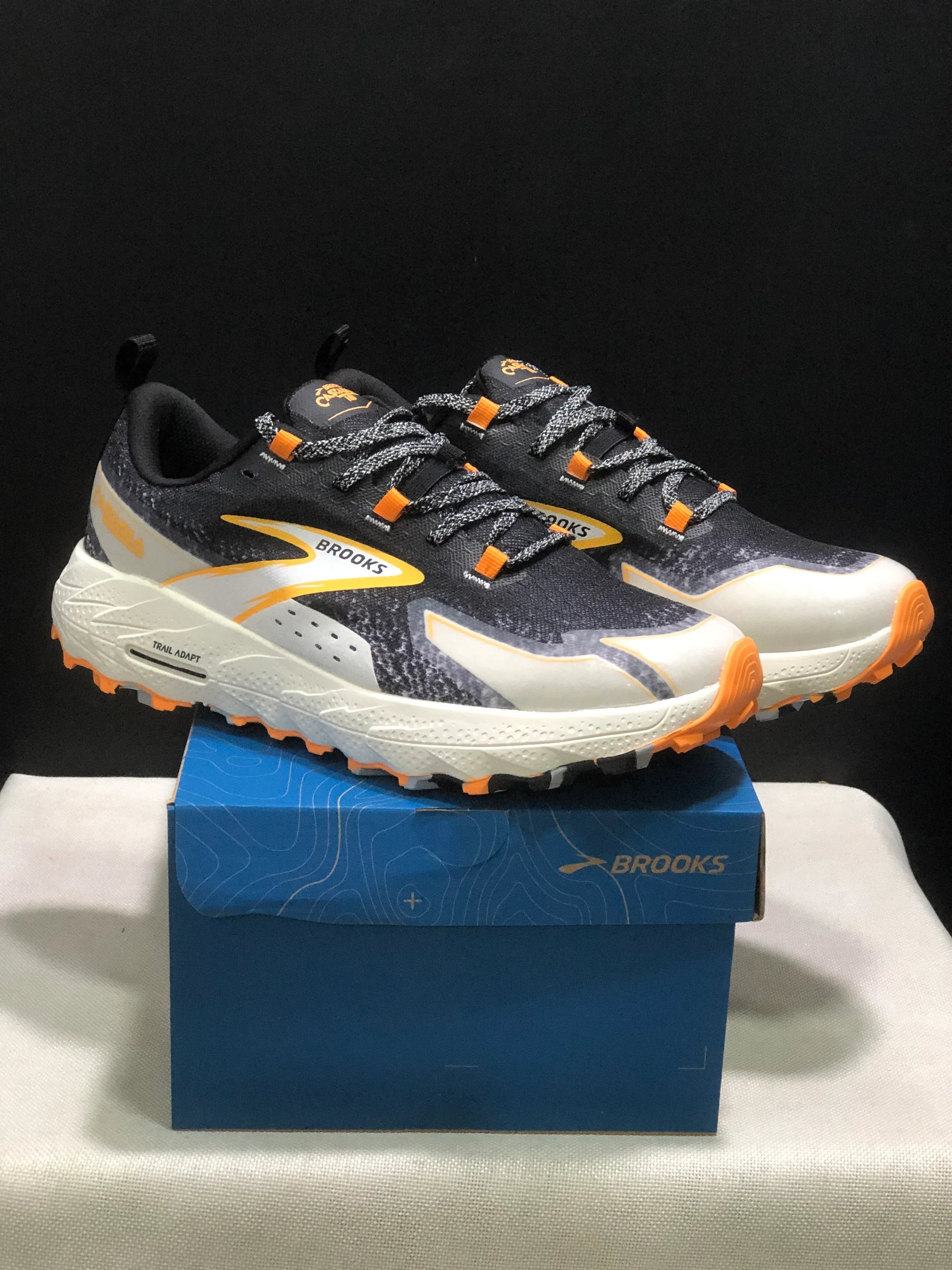 BROOKS CASCADIA 18 Sneakers - SenopekooCLO