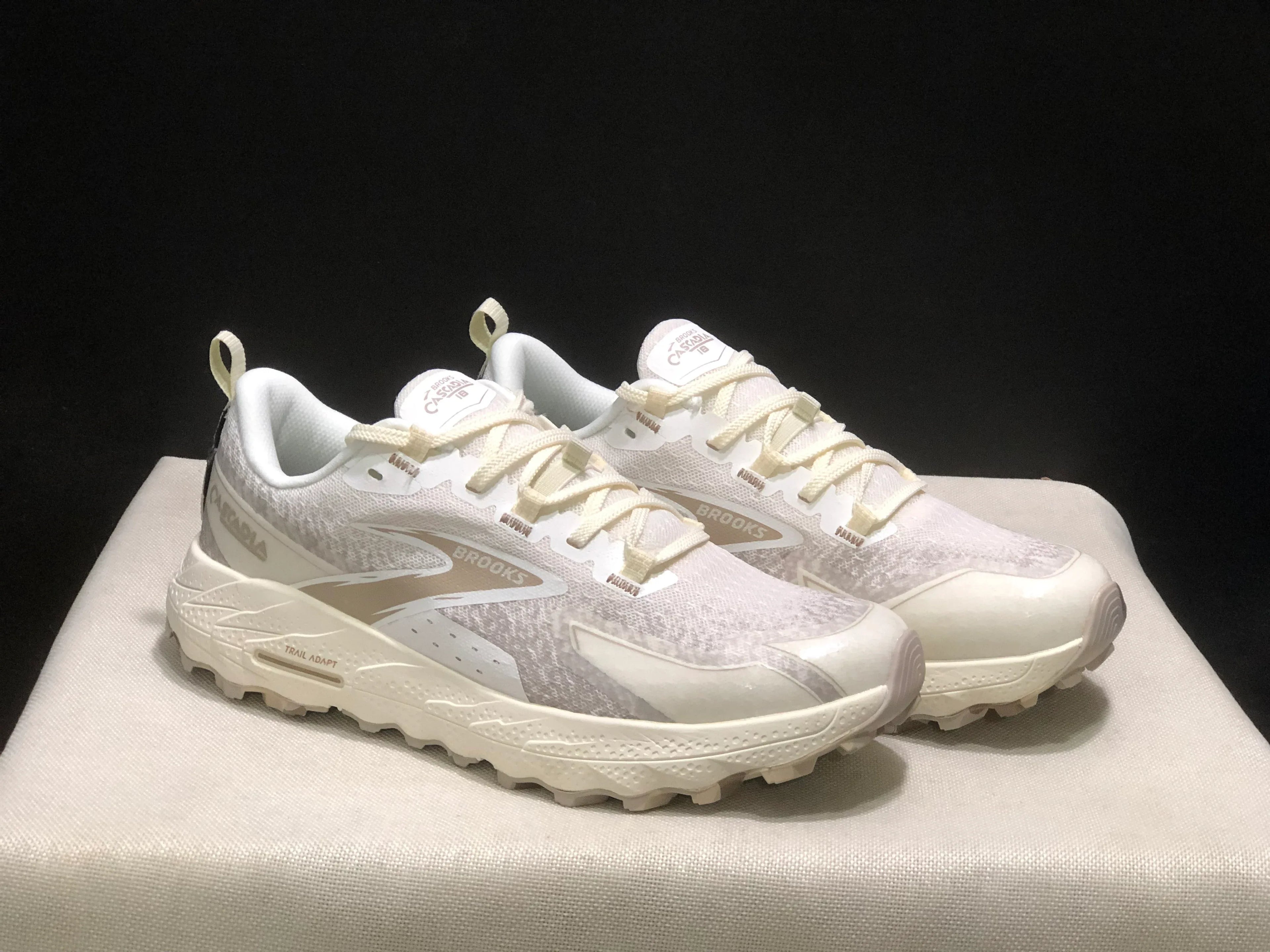 BROOKS CASCADIA 18 Sneakers - SenopekooCLO