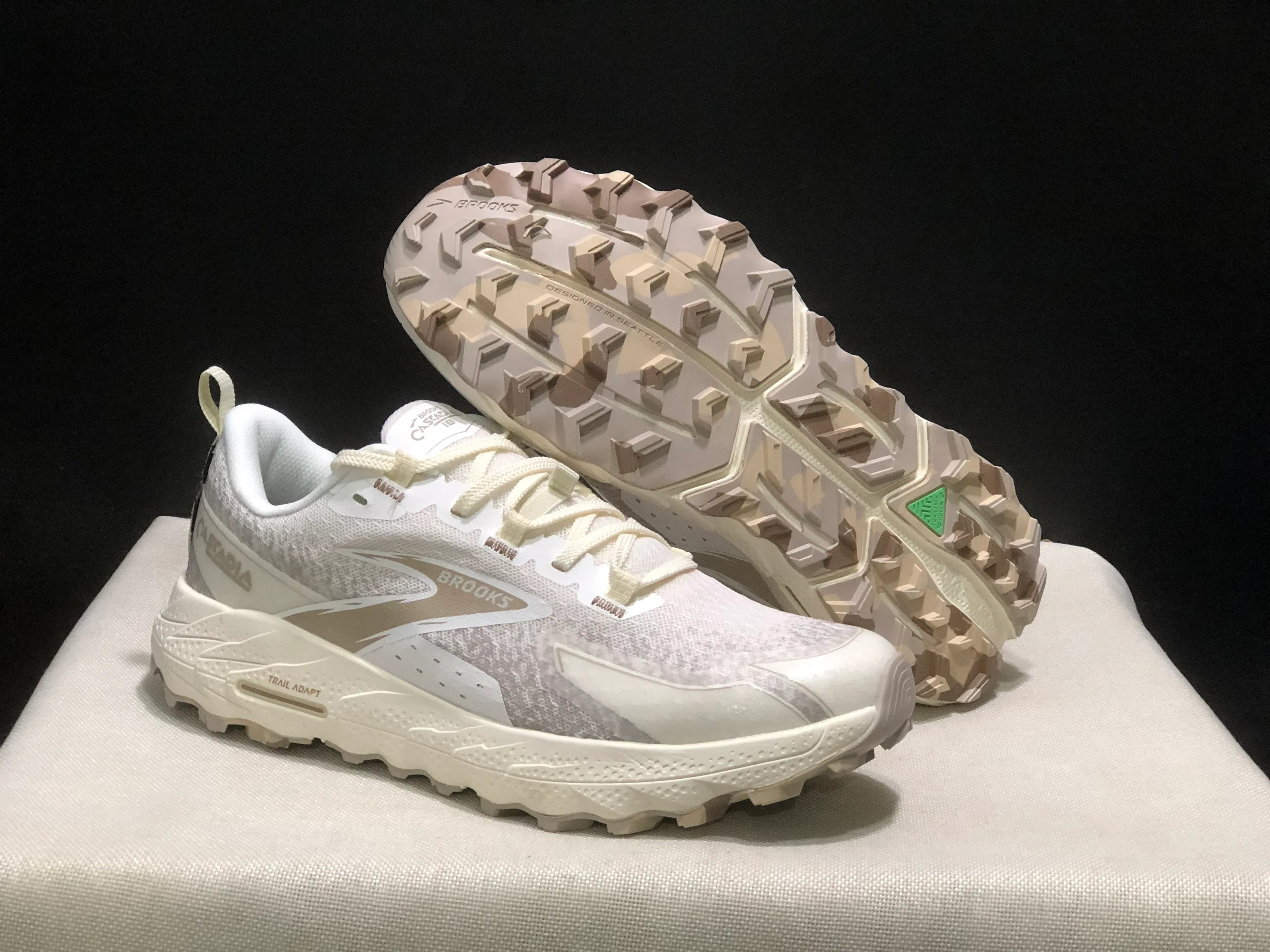 BROOKS CASCADIA 18 Sneakers - SenopekooCLO