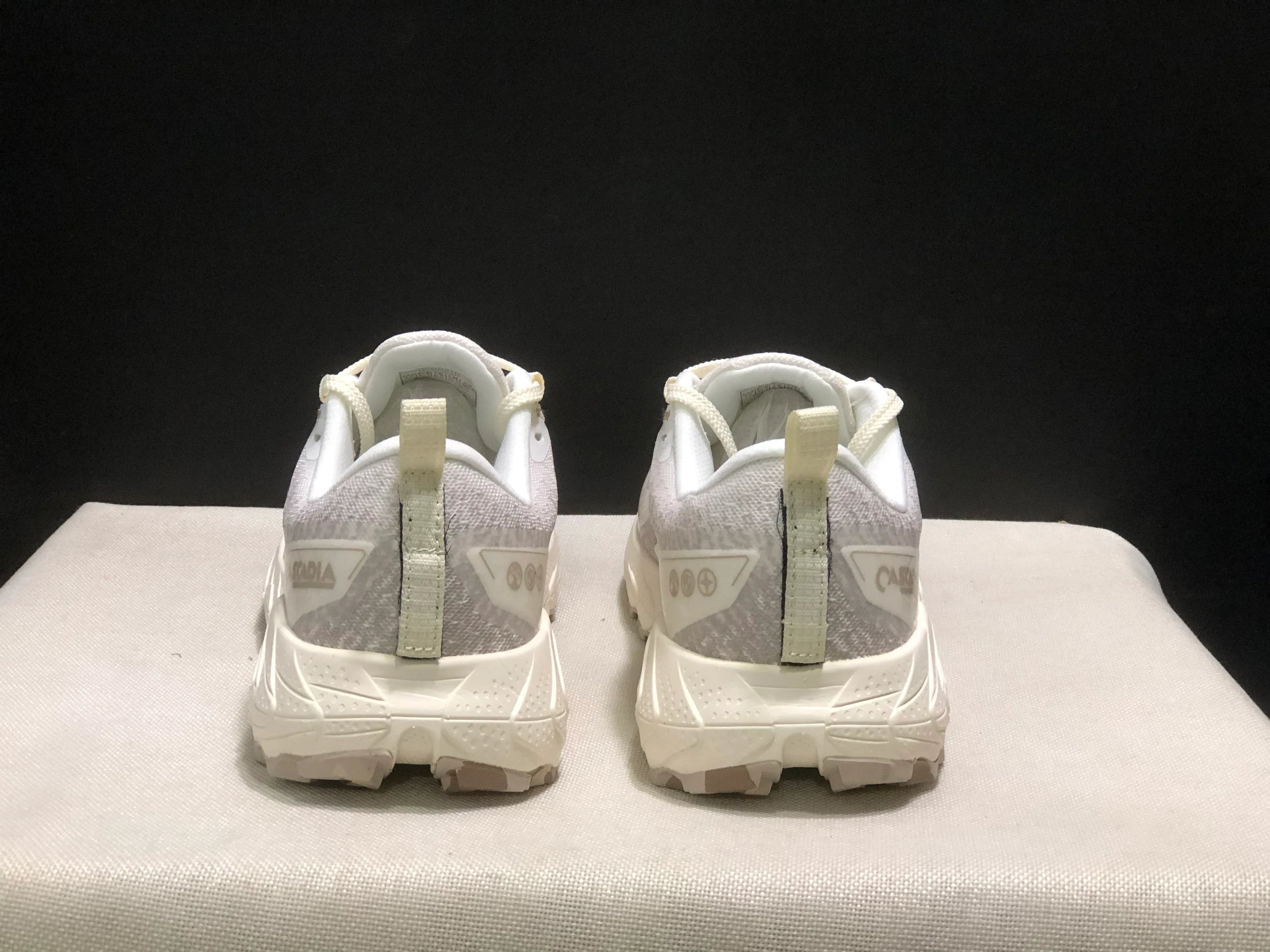 BROOKS CASCADIA 18 Sneakers - SenopekooCLO