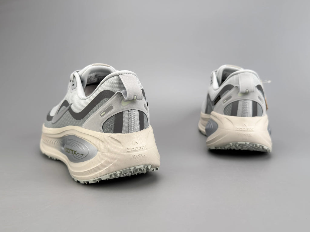 Nike Vomero 18 GORE-TEX Running Shoes