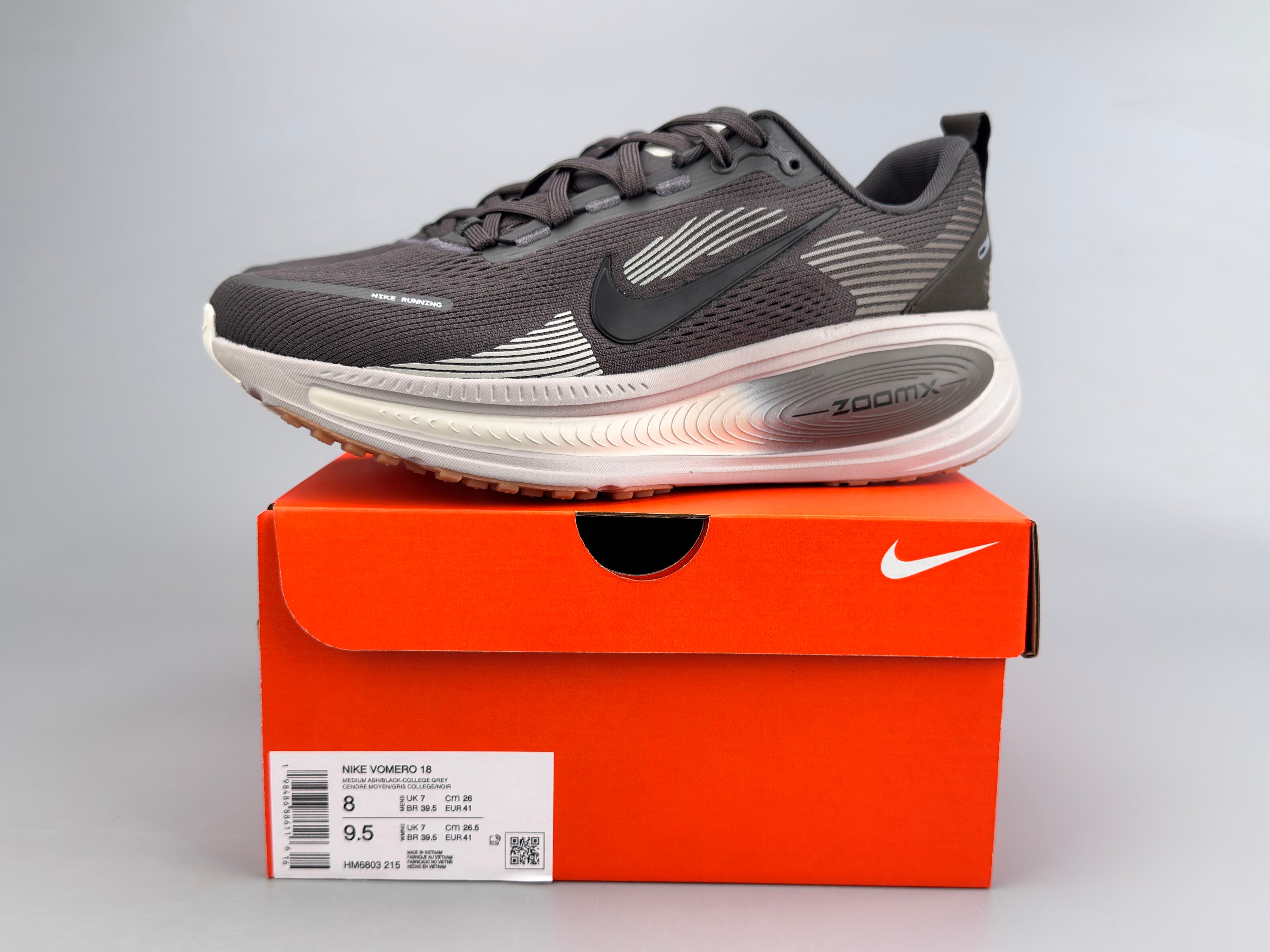 Nike Vomero 18 Road Running Shoes