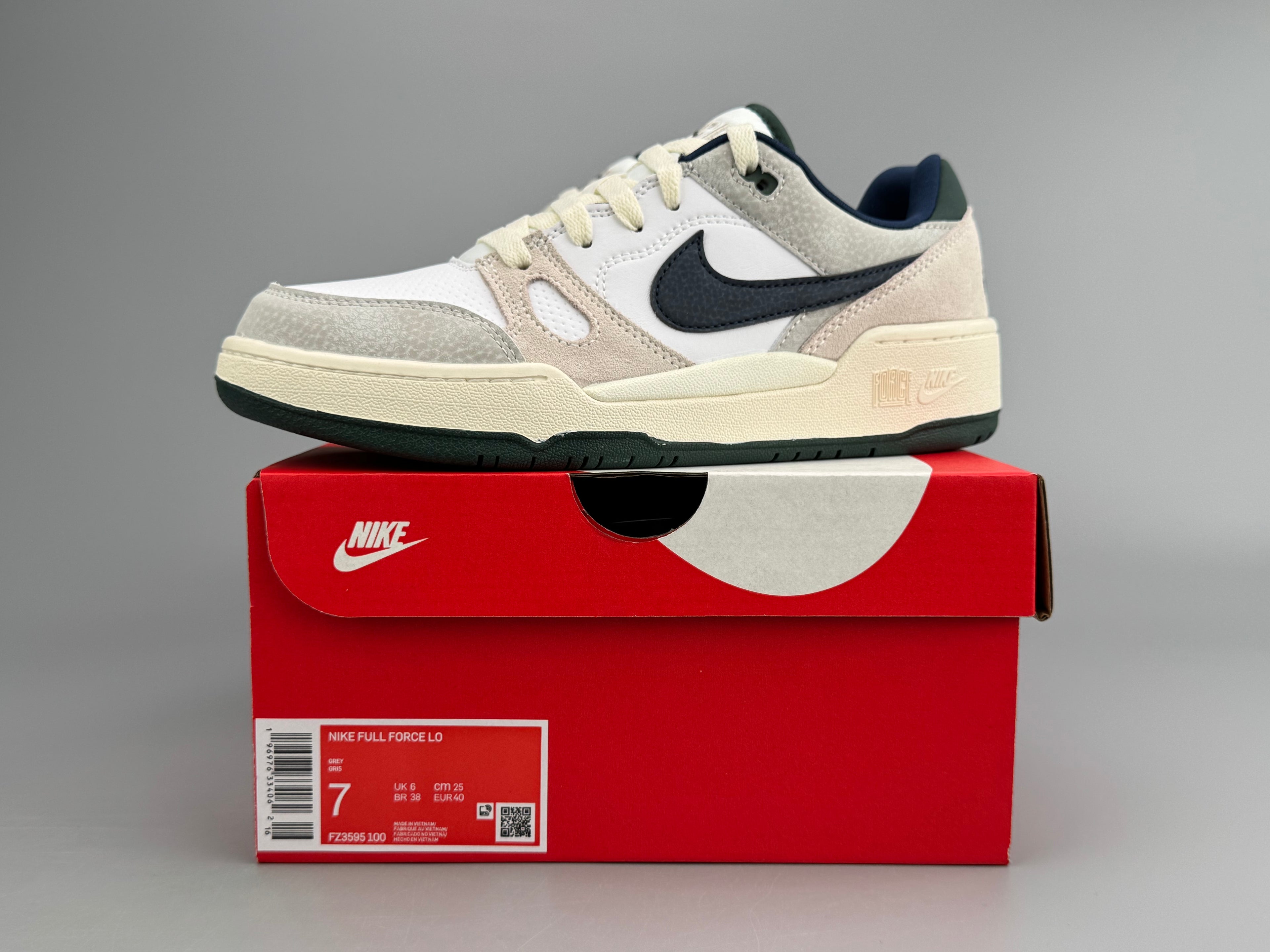 Nike Full Force Low Sneaker