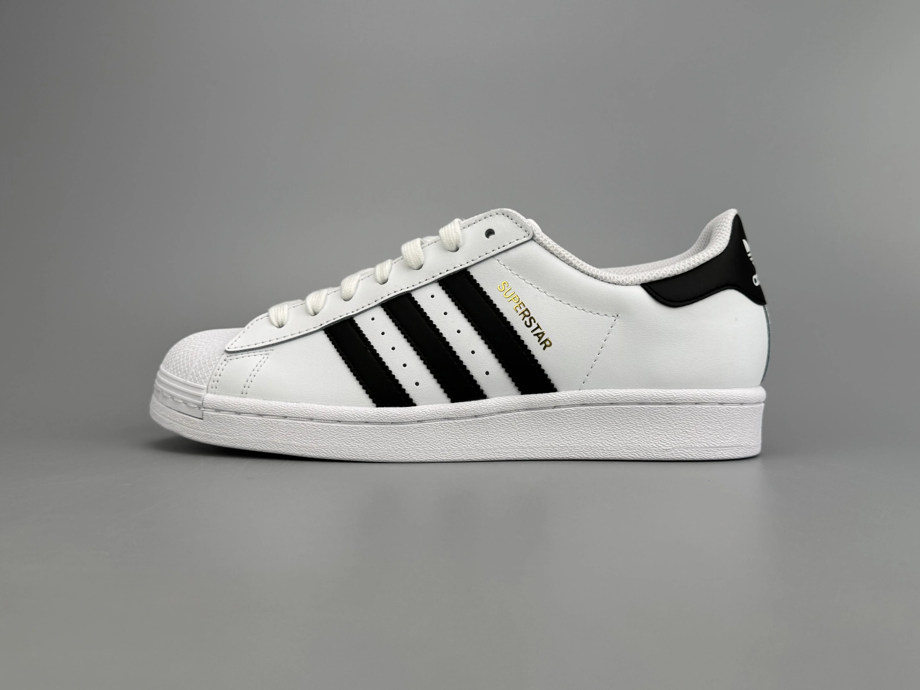 SUPER5TAR2 Suede Sneakers - SenopekooCLO