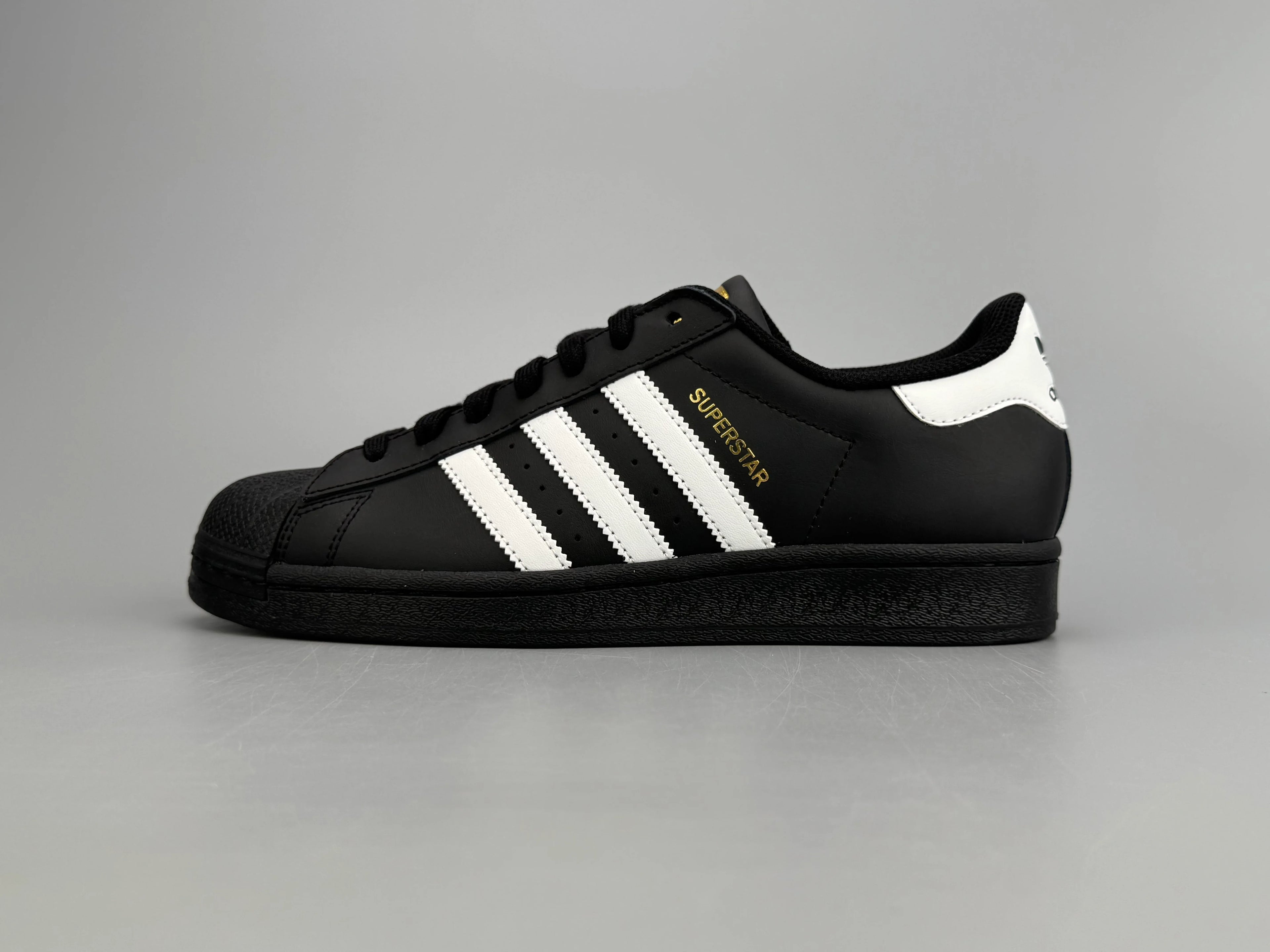 SUPER5TAR2 Suede Sneakers - SenopekooCLO