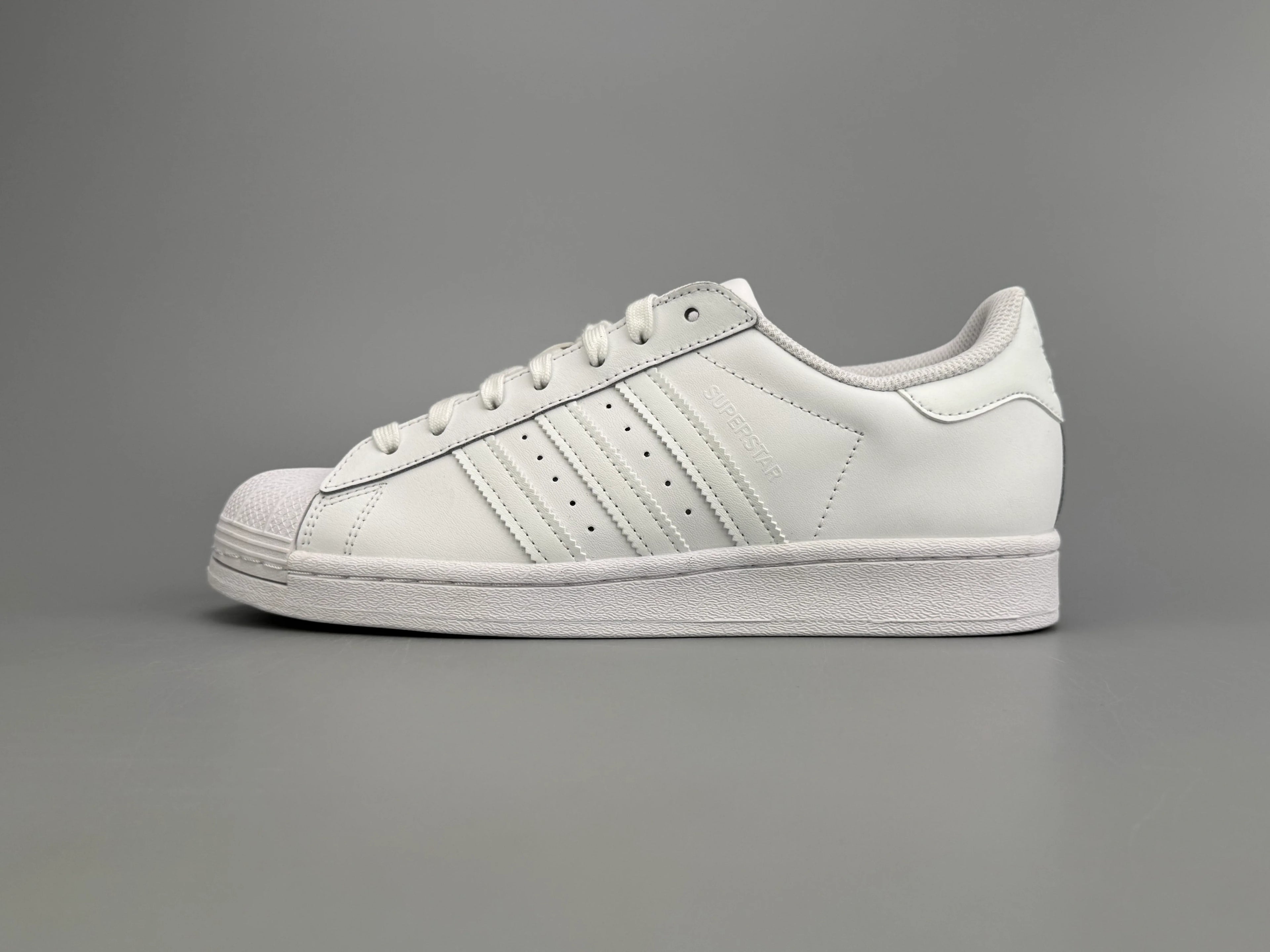 SUPER5TAR2 Suede Sneakers - SenopekooCLO