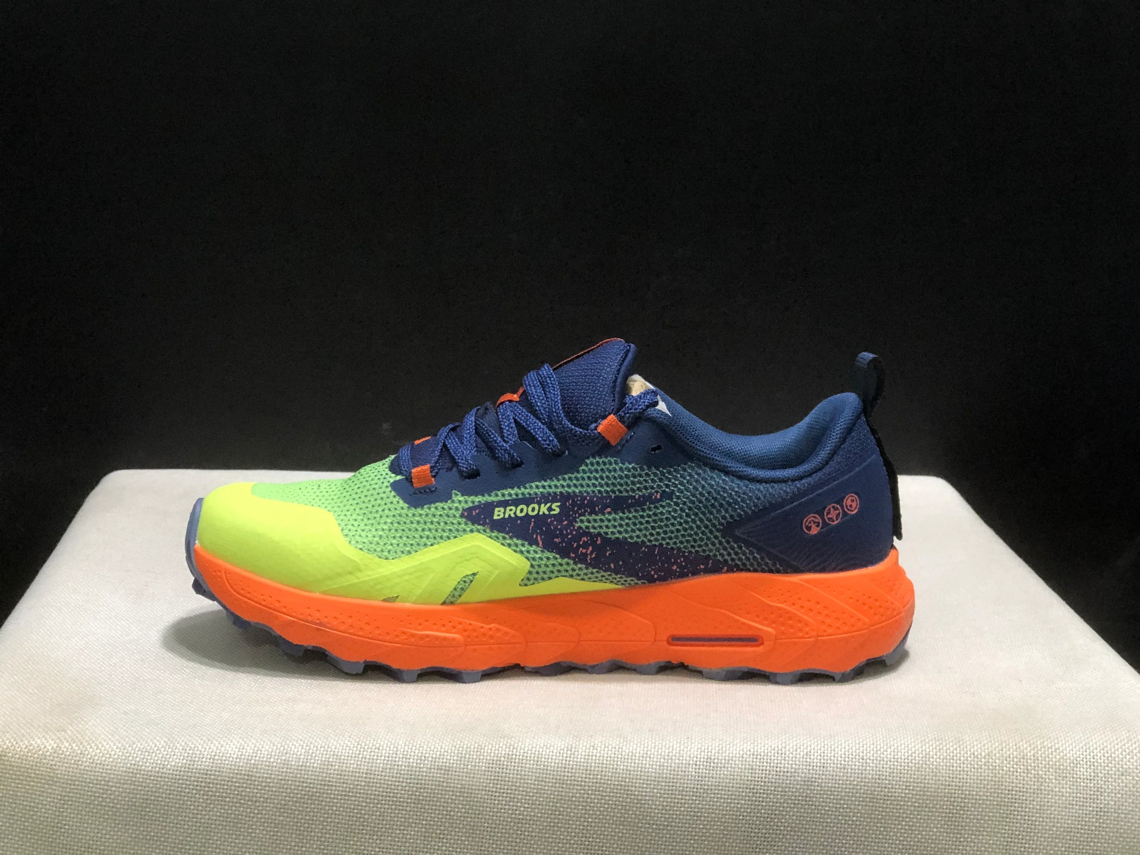 BROOKS CASCADIA 17 Racing Shoes - SenopekooCLO