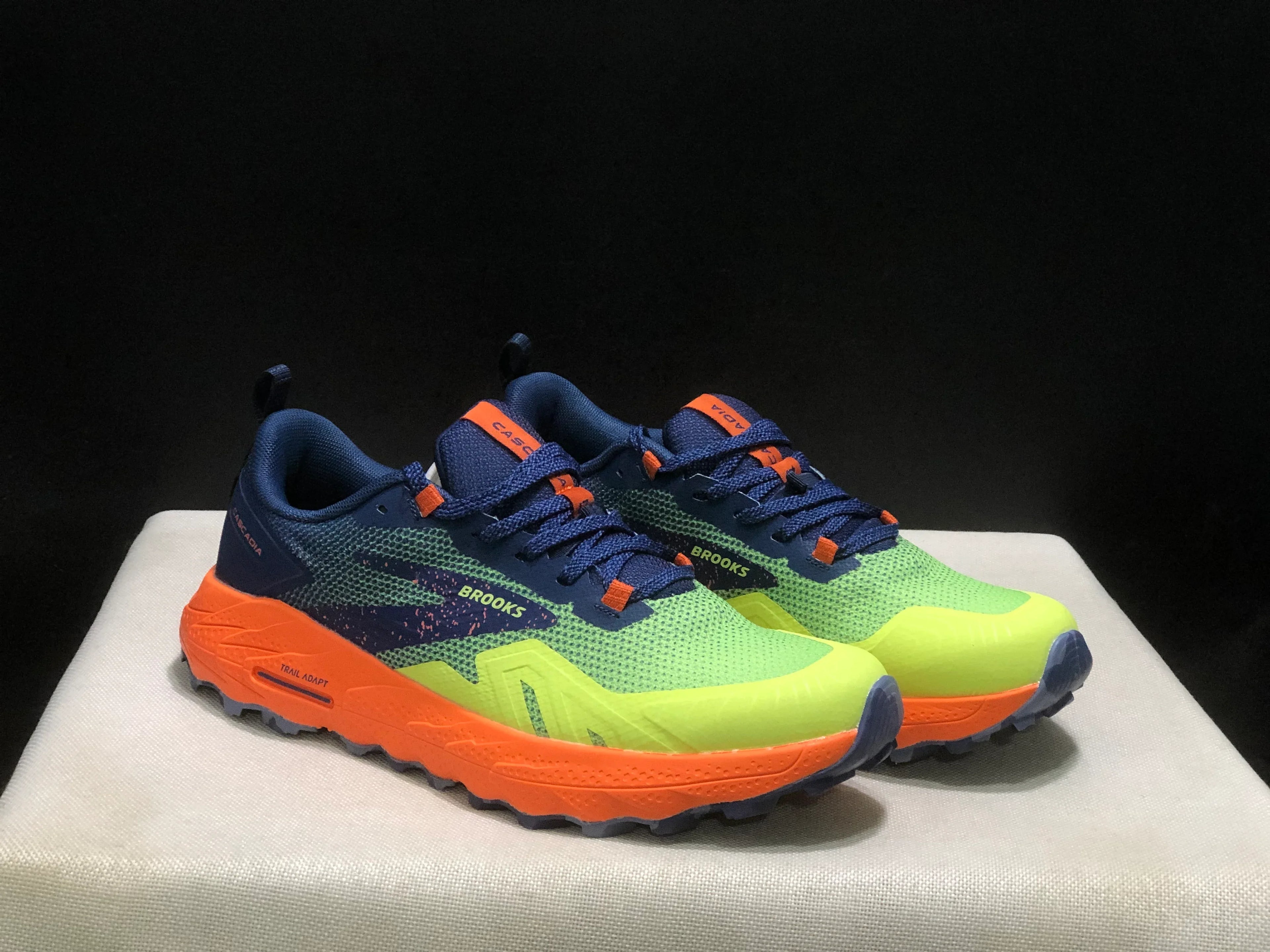 BROOKS CASCADIA 17 Racing Shoes - SenopekooCLO