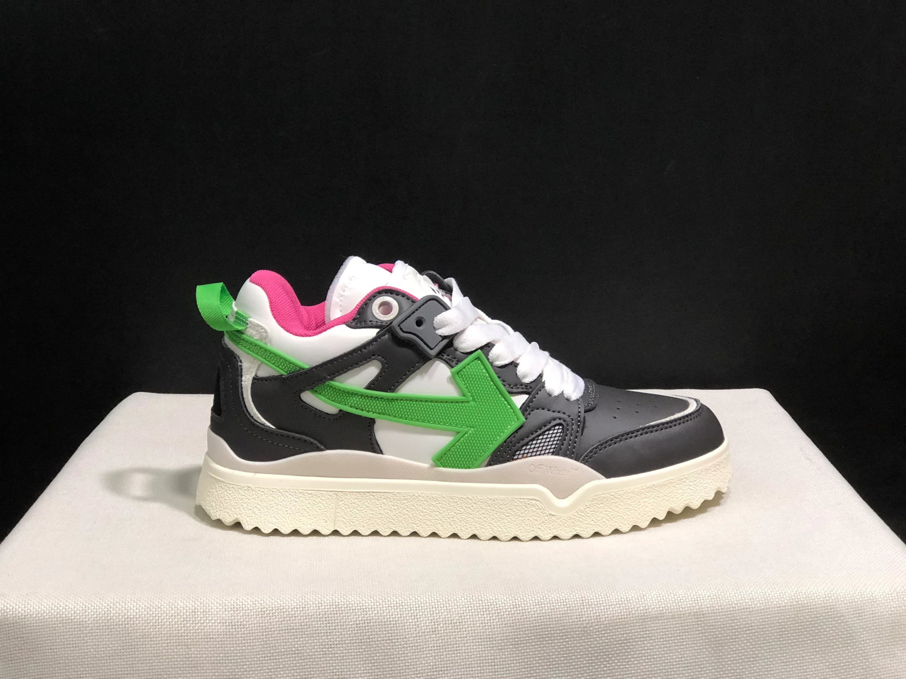 OFF WHITE New Mid Sponge Sneakers - SenopekooCLO