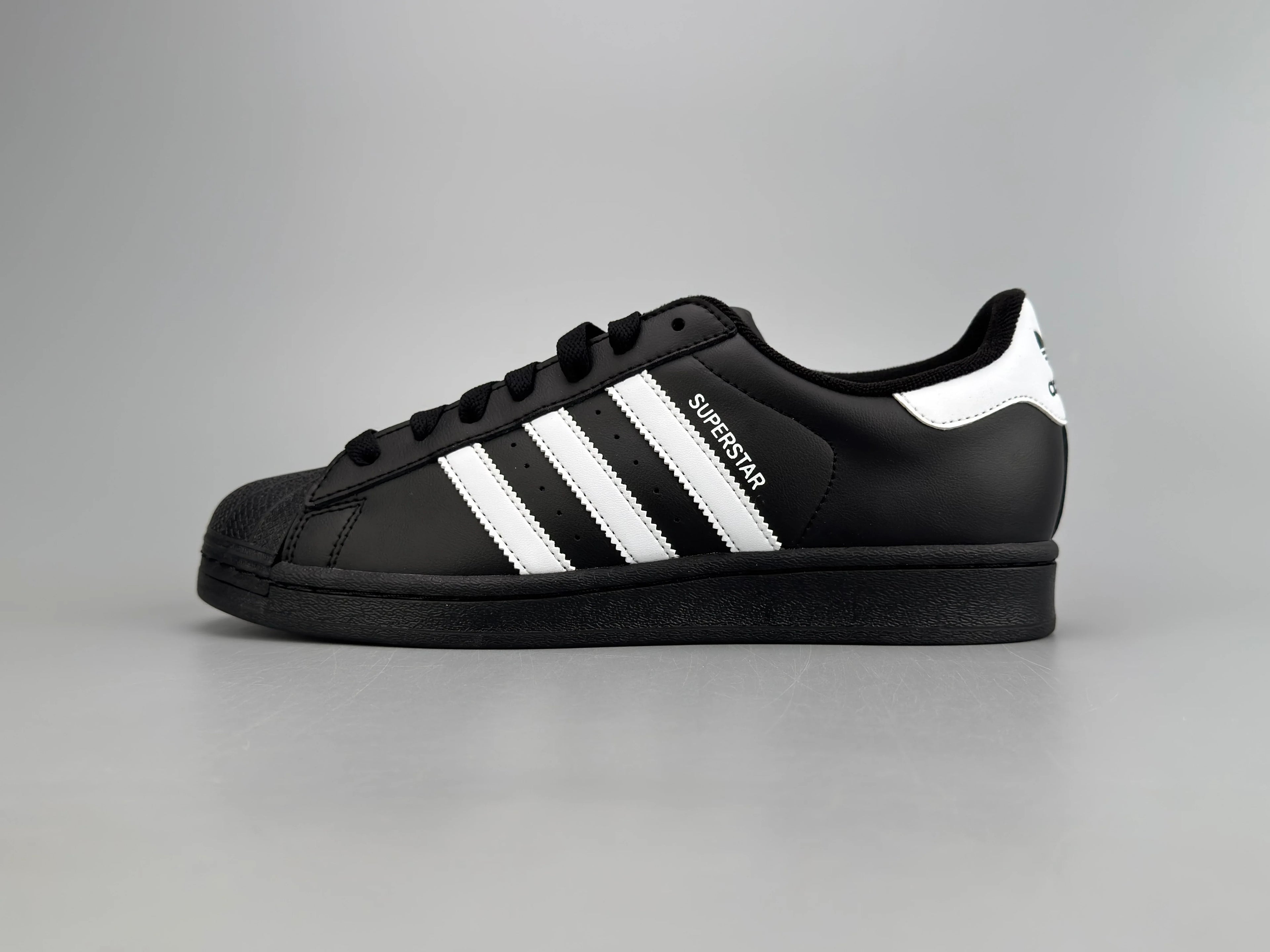 SUPER5TAR2 Suede Sneakers - SenopekooCLO