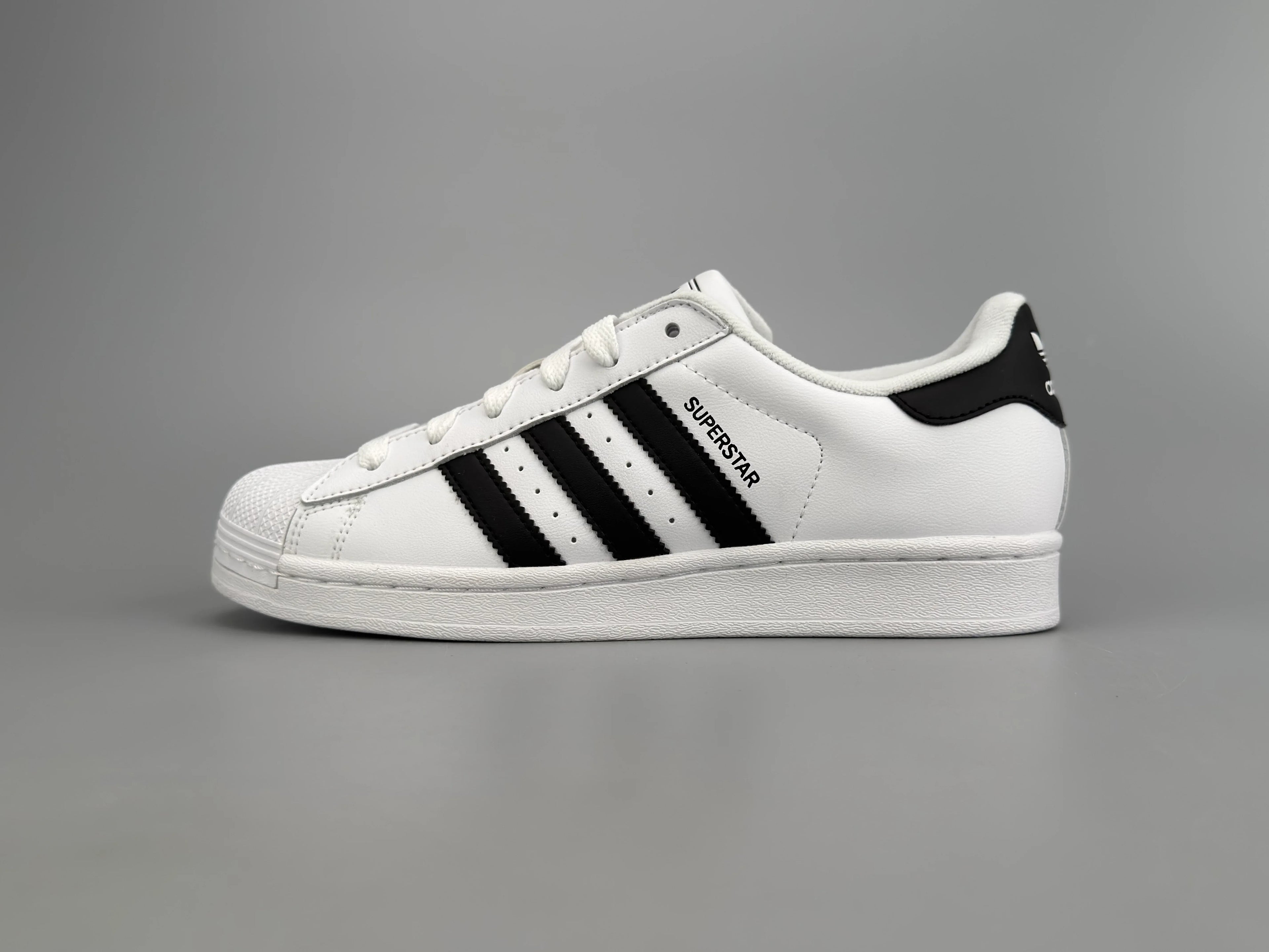 SUPER5TAR2 Suede Sneakers - SenopekooCLO