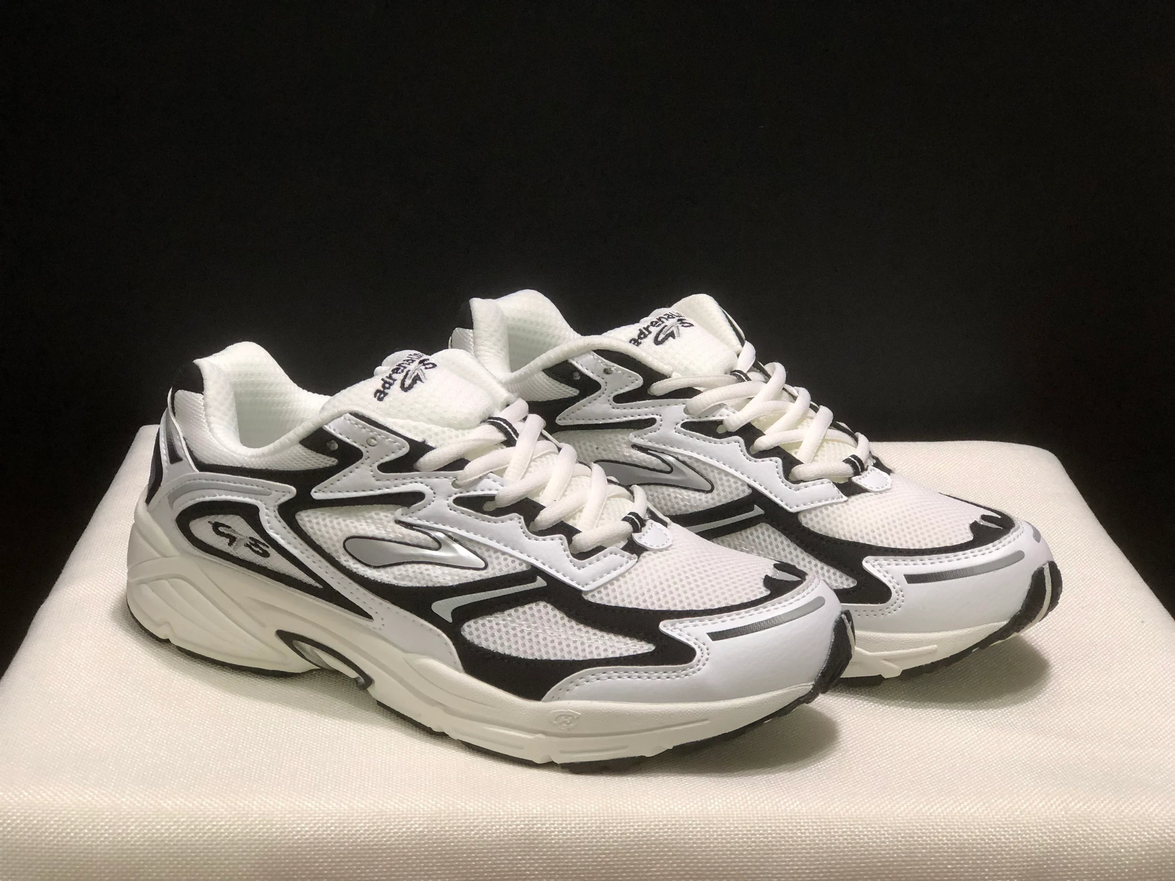 BROOKS Adrenaline GTS 4 Sneakers - SenopekooCLO