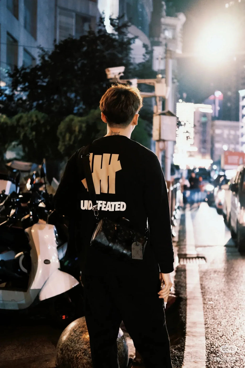 UNDEFEATED Men's 5 Strike Logo Long Sleeve Cotton Tee
