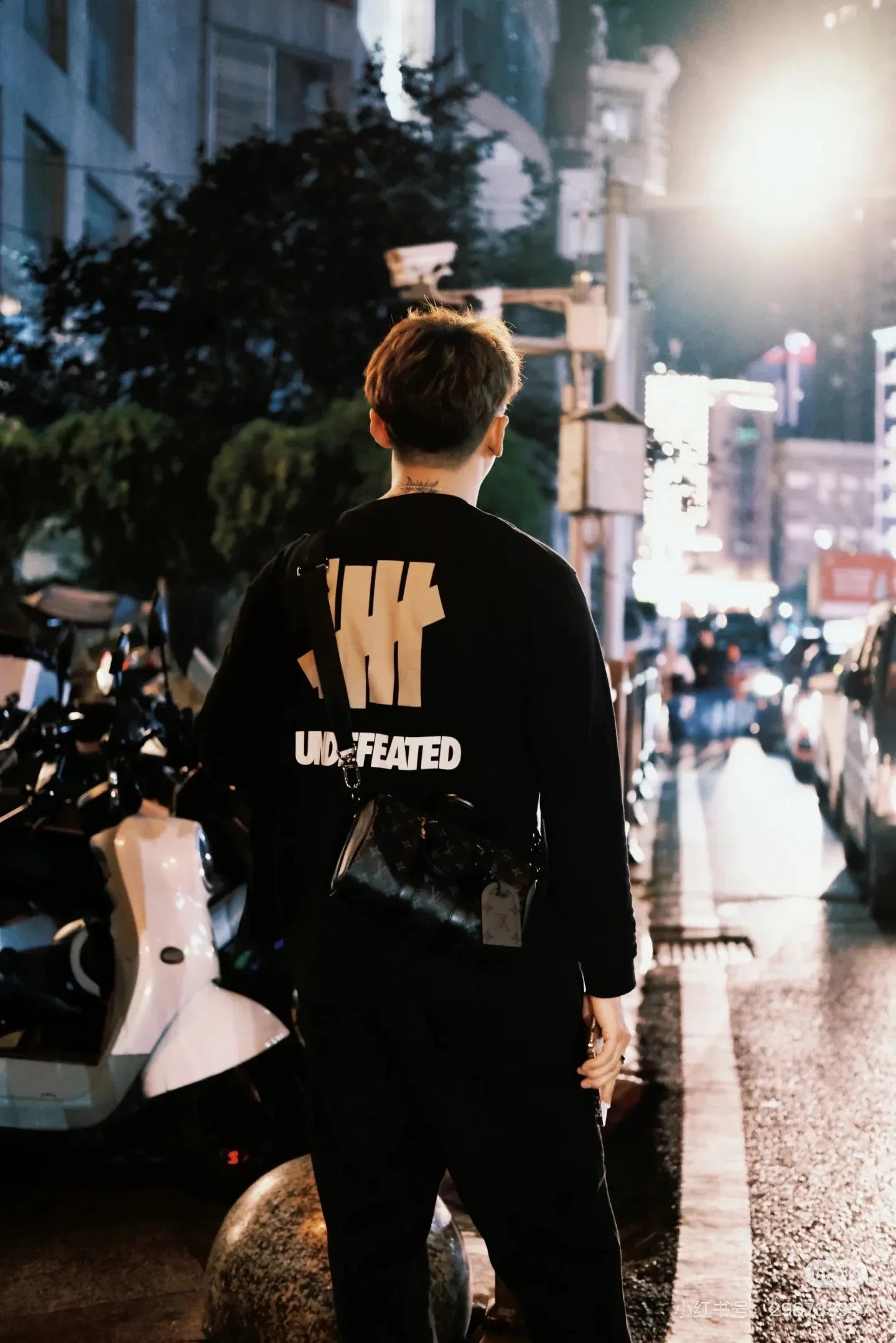 UNDEFEATED Men's 5 Strike Logo Long Sleeve Cotton Tee