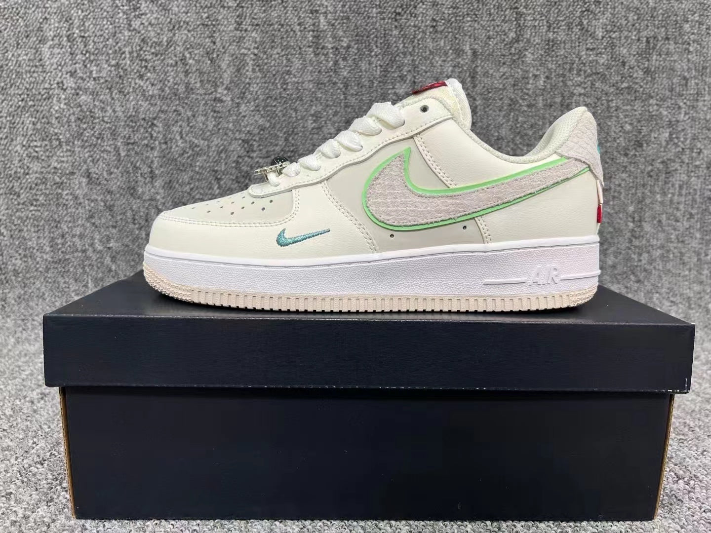 Nike Air Force 1 Sneaker-1