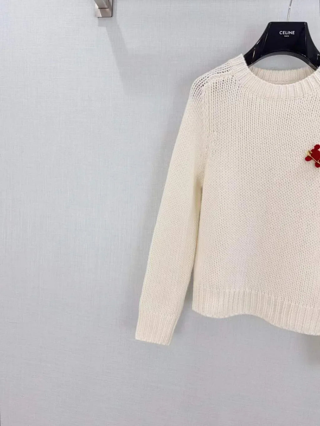 Women's Cream Knit Sweater with Embroidered Motif and Relaxed Fit - SenopekooCLO