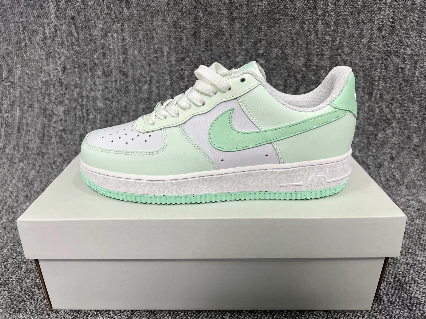 Nike Air Force 1 Sneaker-1