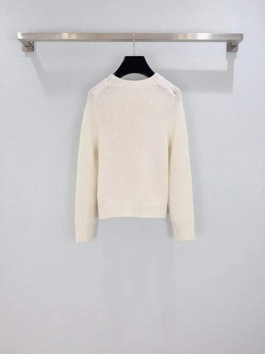 Women's Cream Knit Sweater with Embroidered Motif and Relaxed Fit - SenopekooCLO