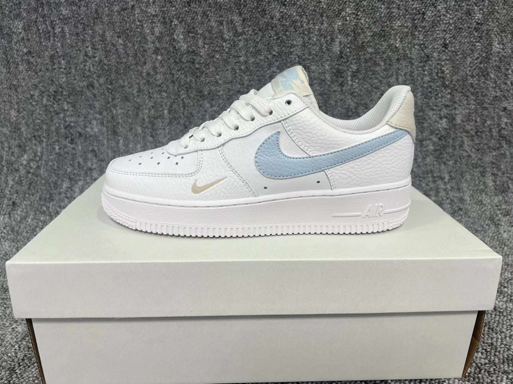 Nike Air Force 1 Sneaker-1