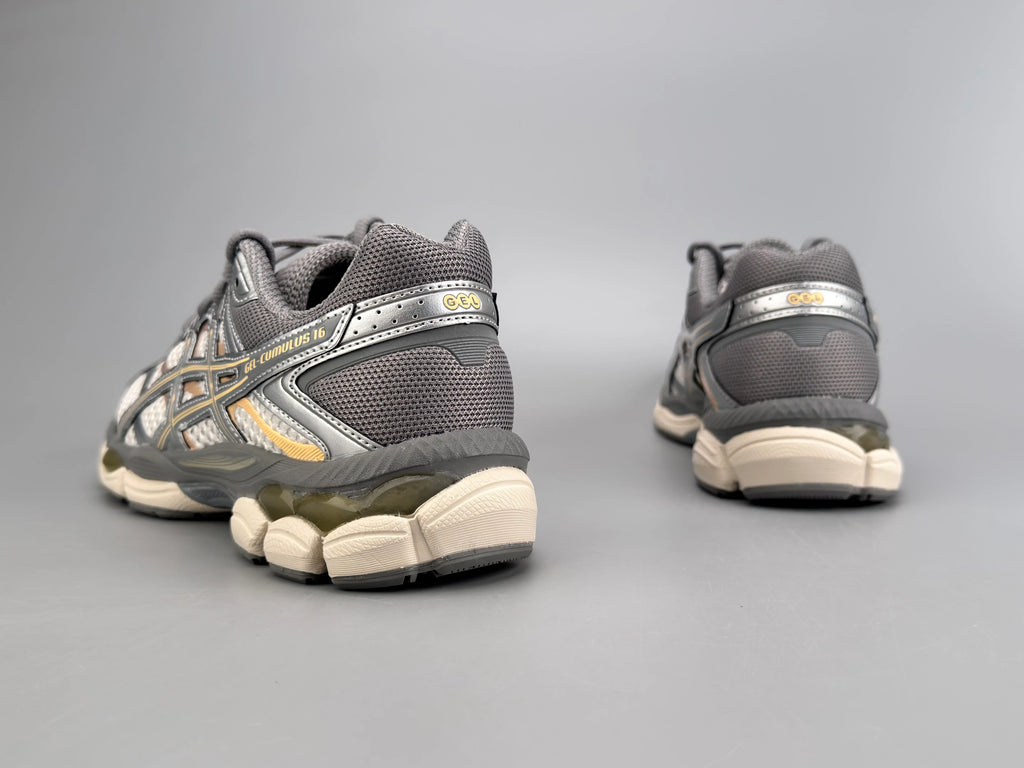 Asics Gel-Cumulus 16 Sneakers