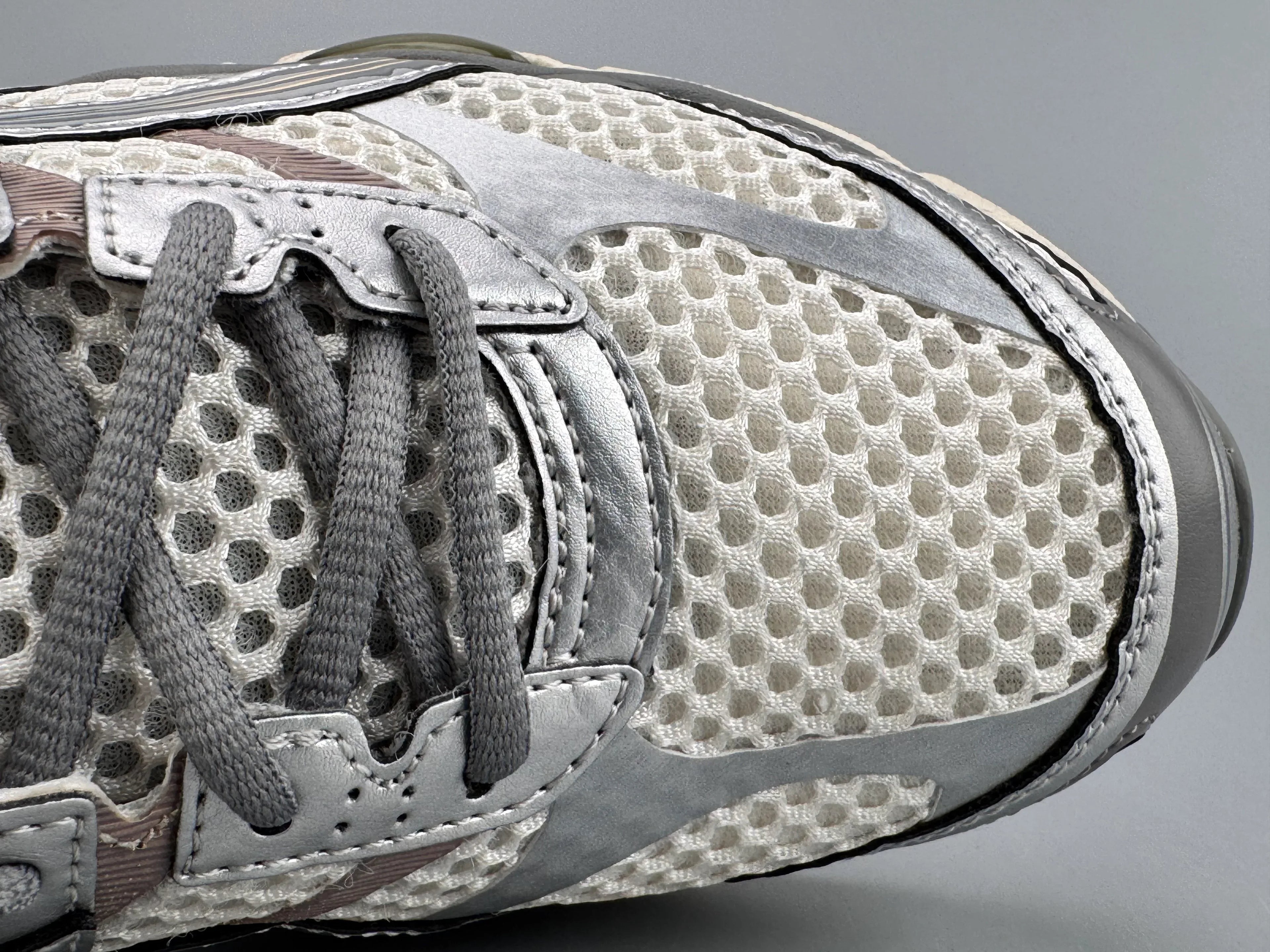 Asics Gel-Cumulus 16 Sneakers