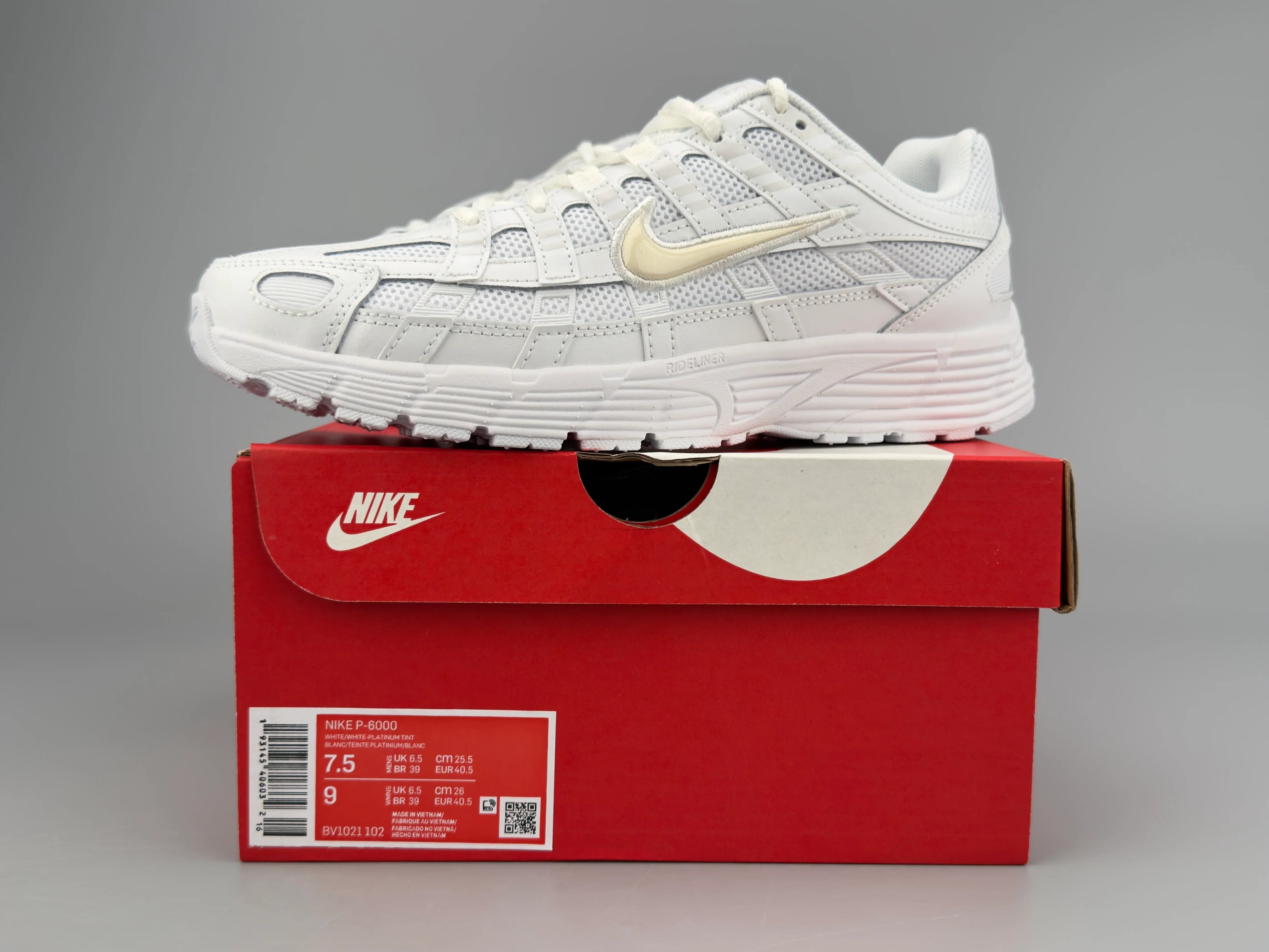 Nike Wmns P-6000 Essential Shoes