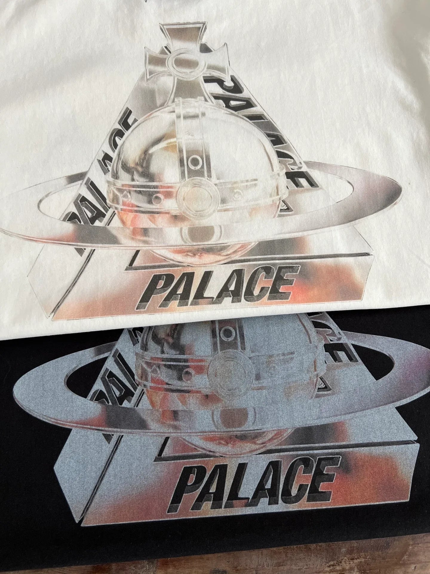 Palace x Vivienne WestwoodOrb Tri-Ferg  Men's Tee
