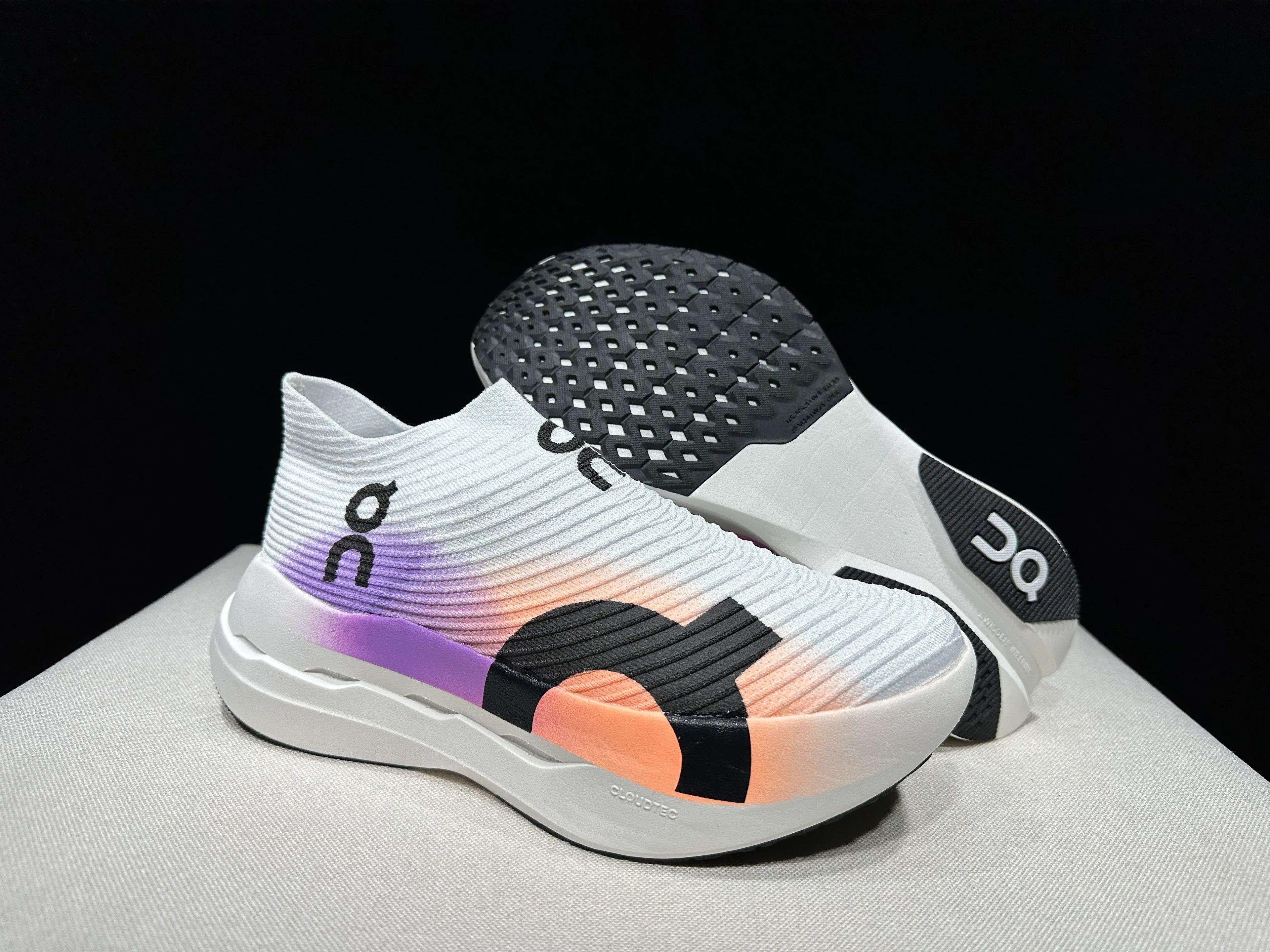 ON Cloudboom Strike LS Racing Shoes - SenopekooCLO