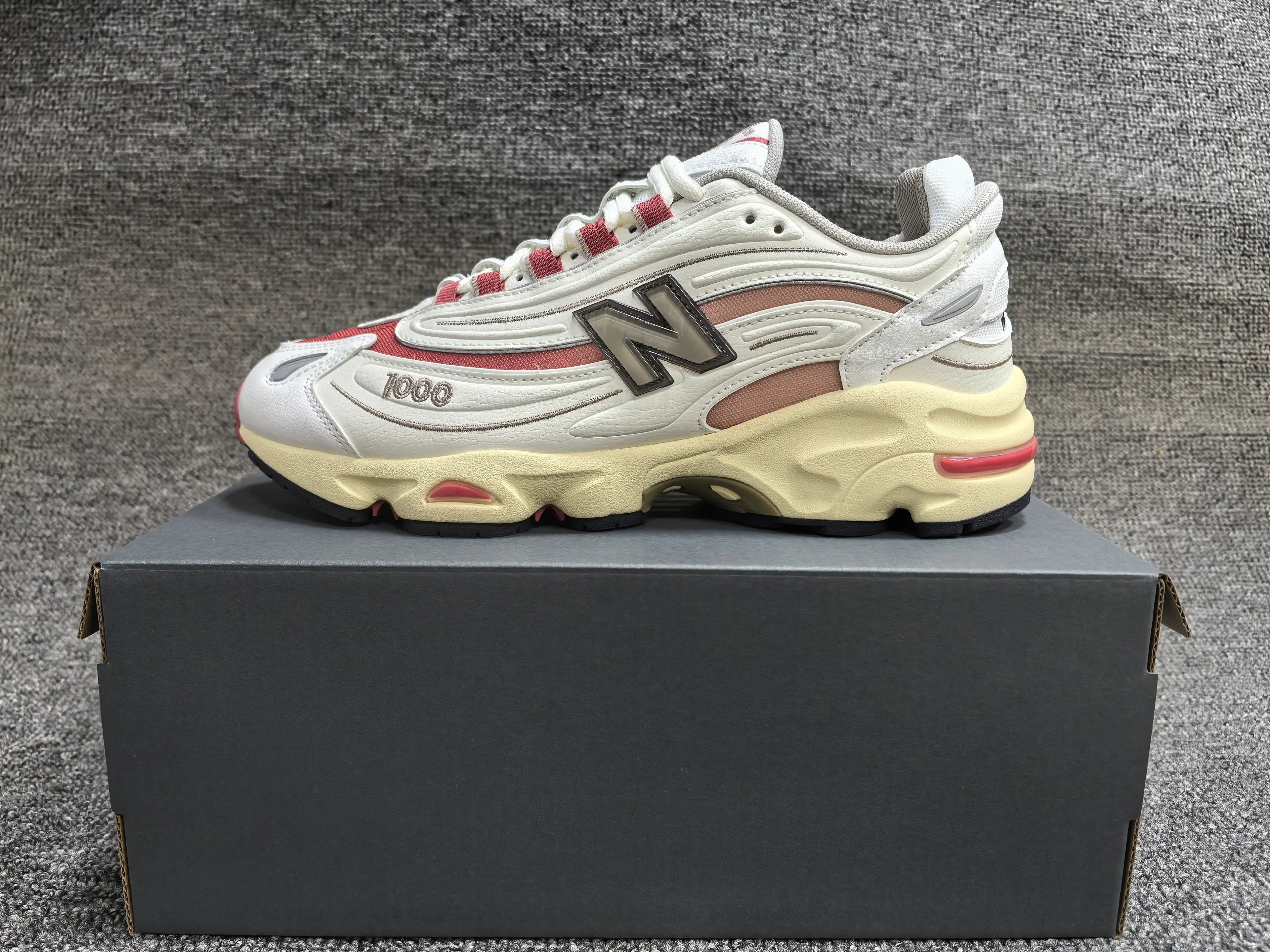 New Balance 1000 Sneakers - SenopekooCLO